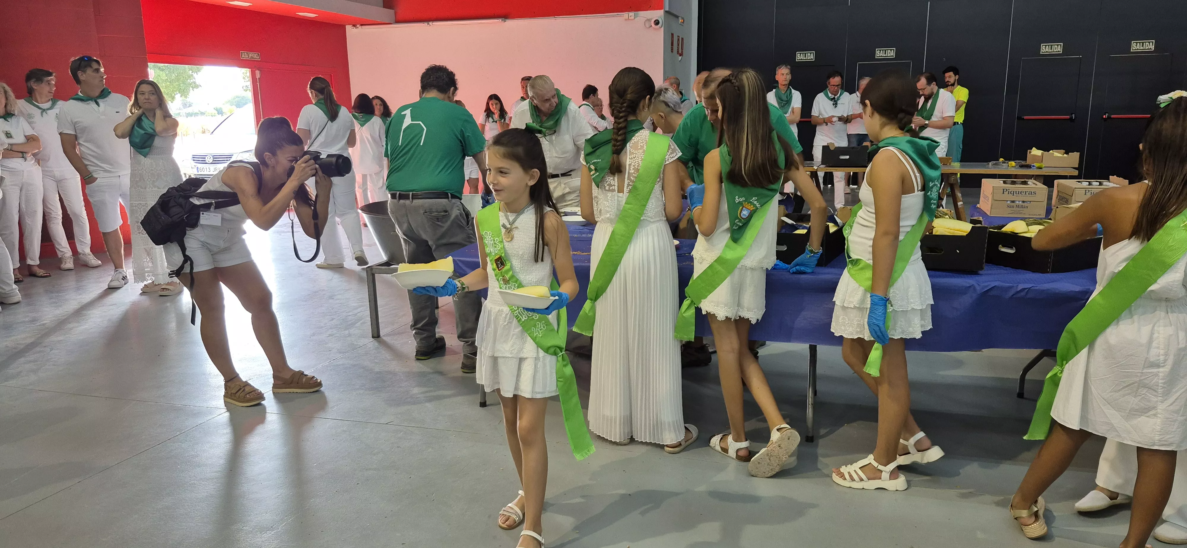 Homenaje a los mayores en la fiestas de San Lorenzo 2026. Foto Myriam Martínez