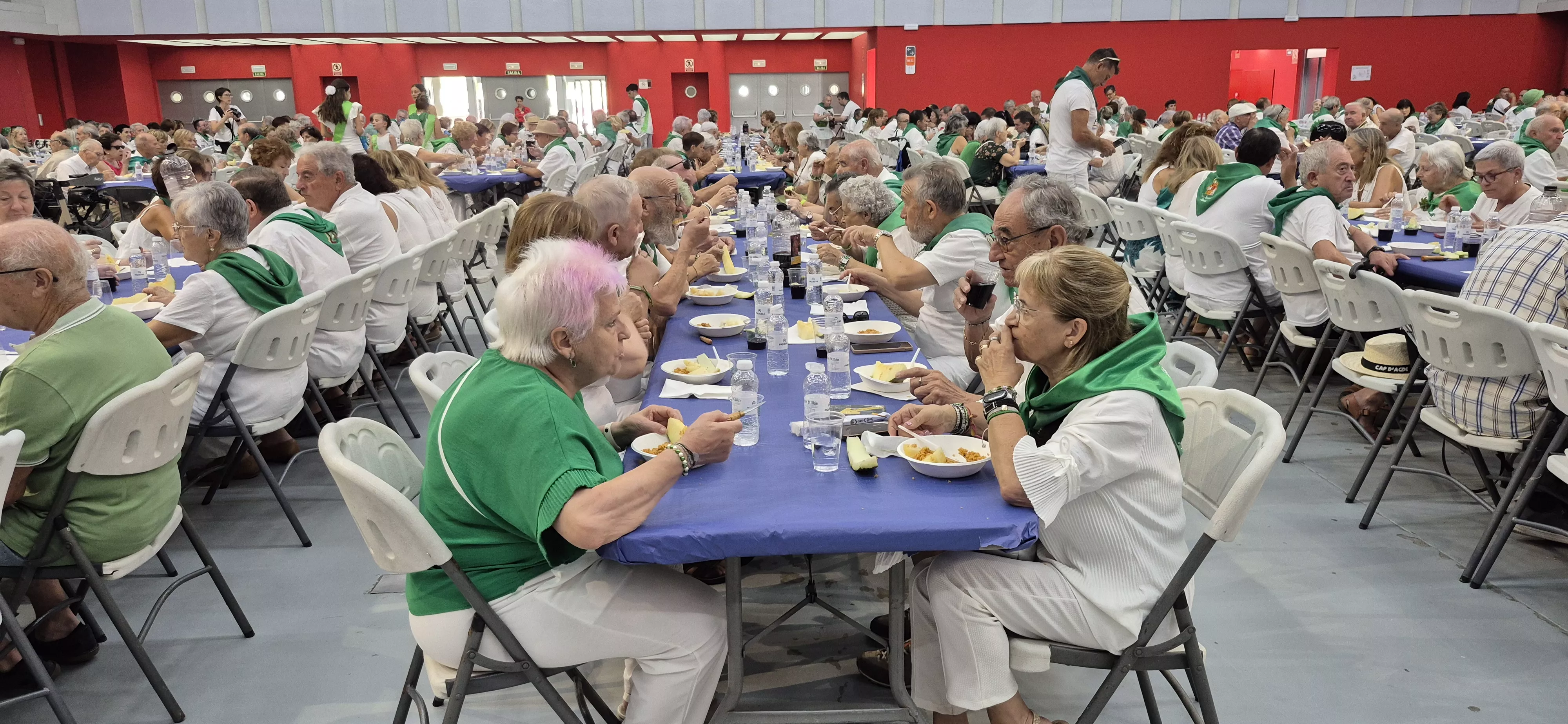 Homenaje a los mayores en la fiestas de San Lorenzo 2026. Foto Myriam Martínez