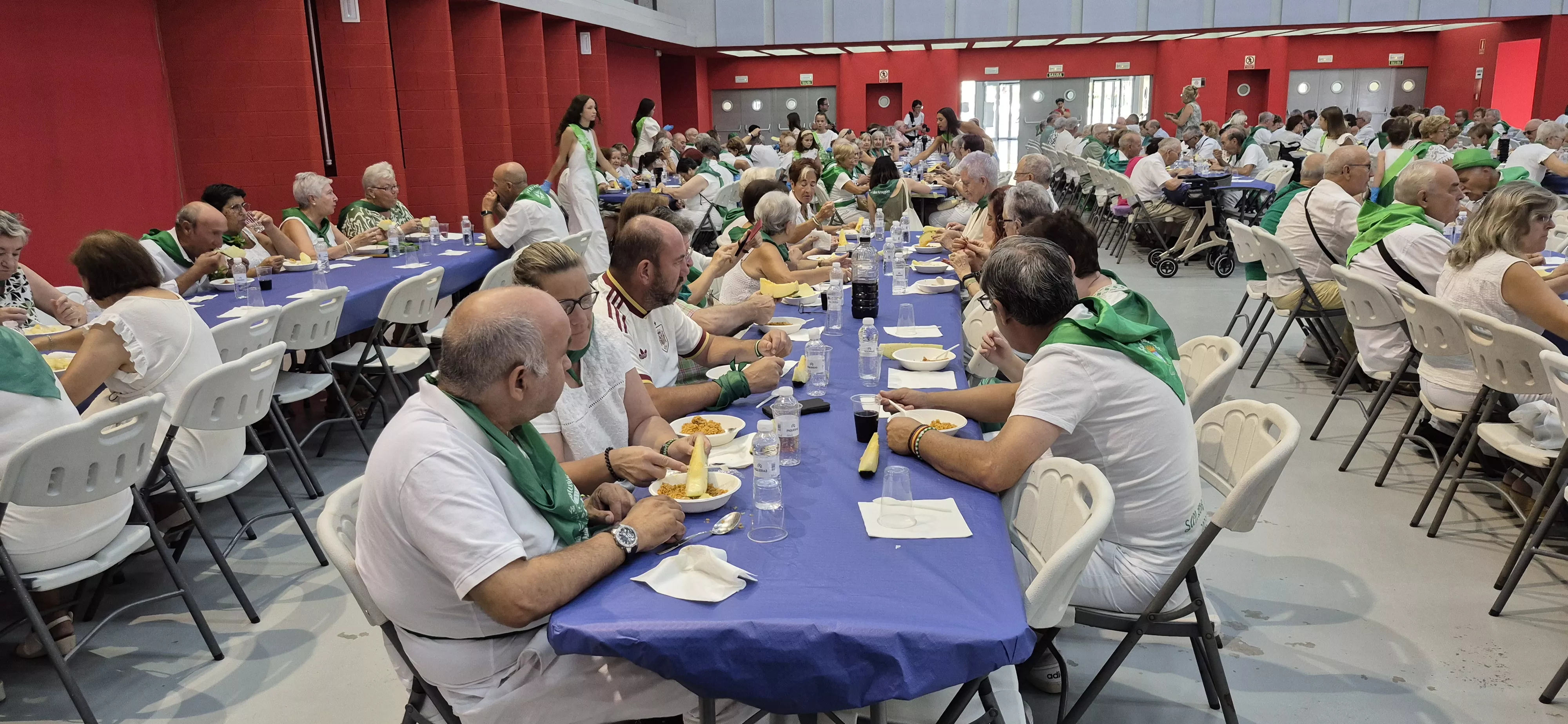 Homenaje a los mayores en la fiestas de San Lorenzo 2026. Foto Myriam Martínez