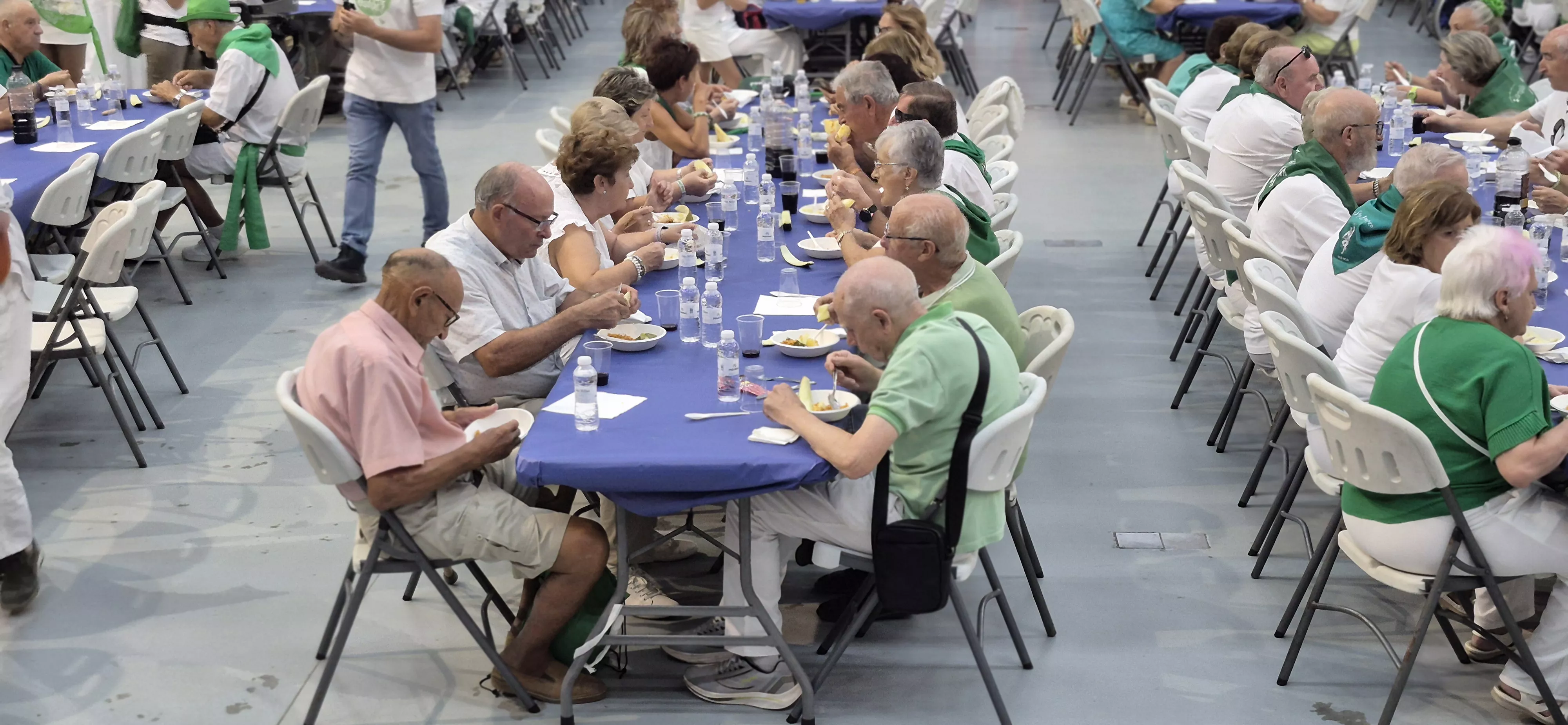 Homenaje a los mayores en la fiestas de San Lorenzo 2026. Foto Myriam Martínez