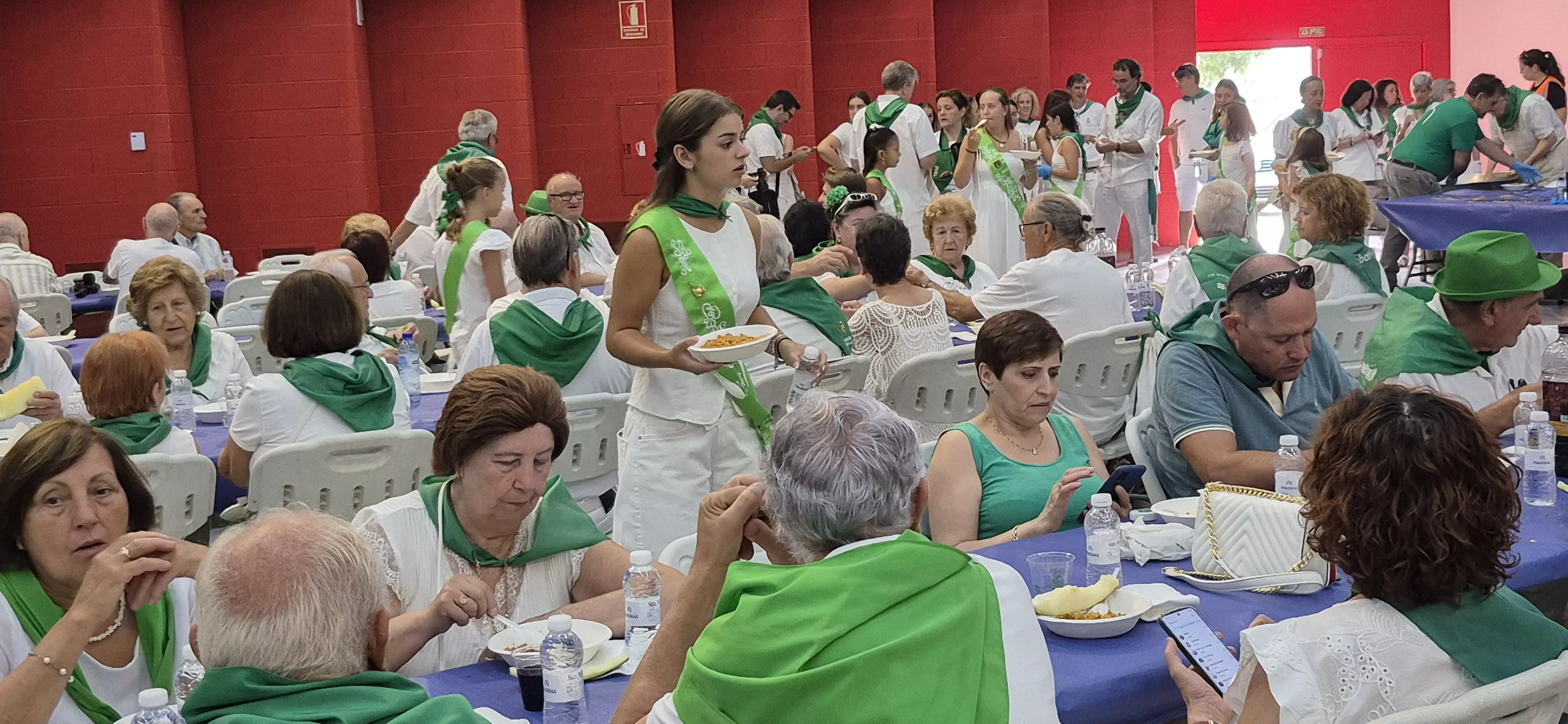 Homenaje a los mayores en la fiestas de San Lorenzo 2026. Foto Myriam Martínez