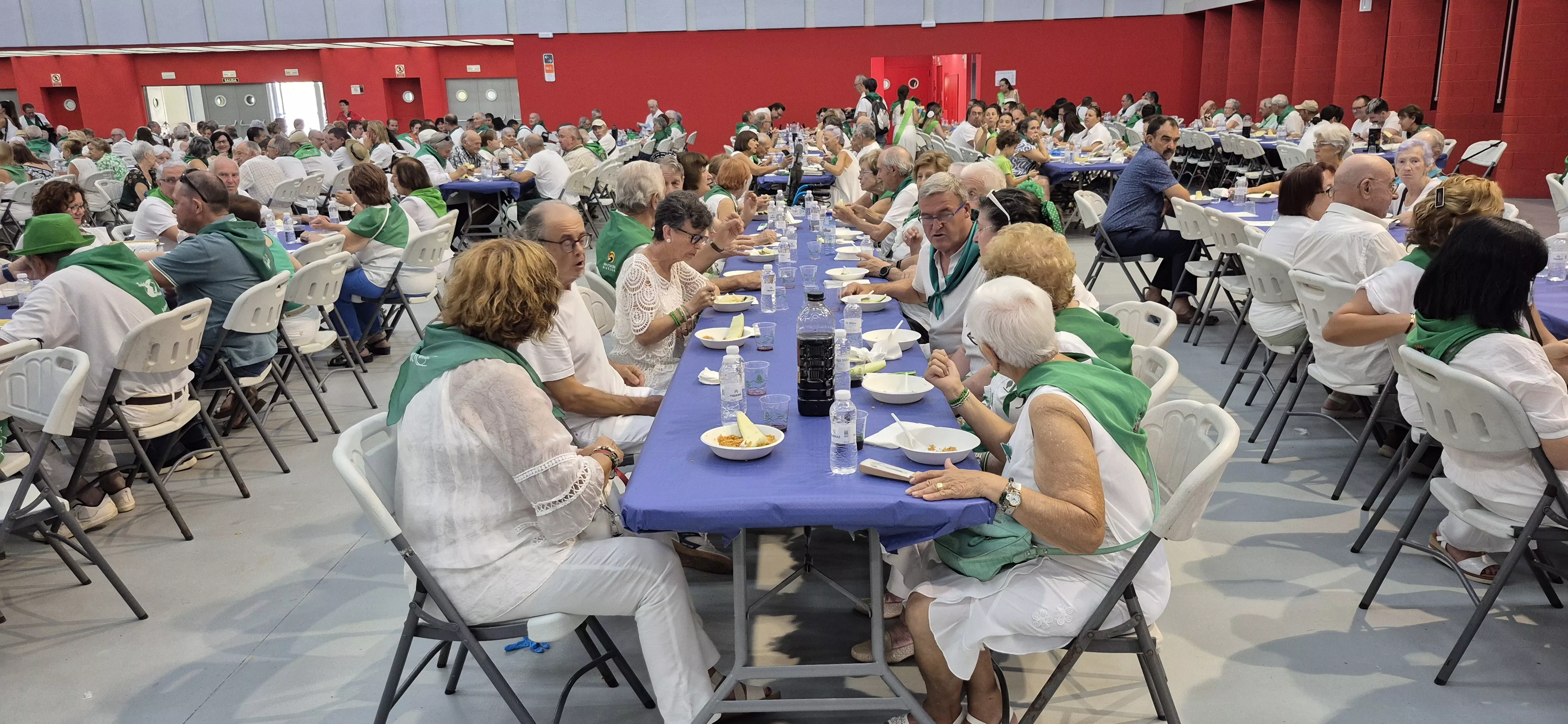Homenaje a los mayores en la fiestas de San Lorenzo 2026. Foto Myriam Martínez