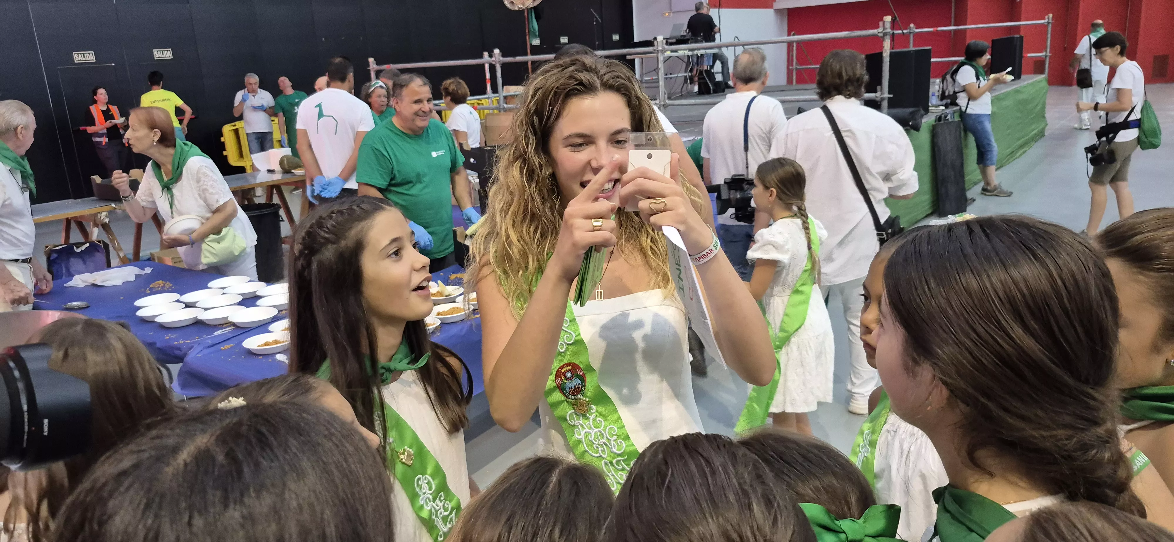 Homenaje a los mayores en la fiestas de San Lorenzo 2026. Foto Myriam Martínez