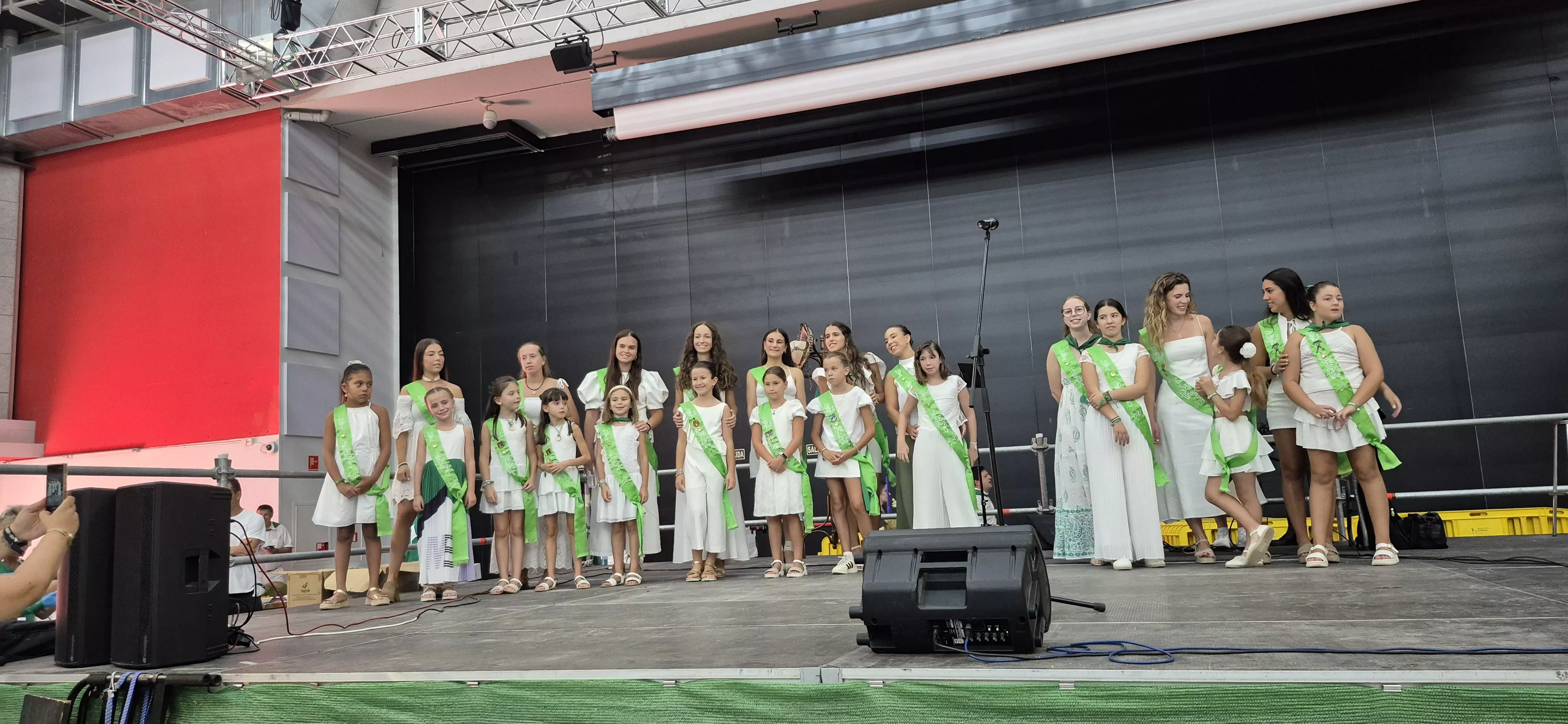 Homenaje a los mayores en la fiestas de San Lorenzo 2026. Foto Myriam Martínez