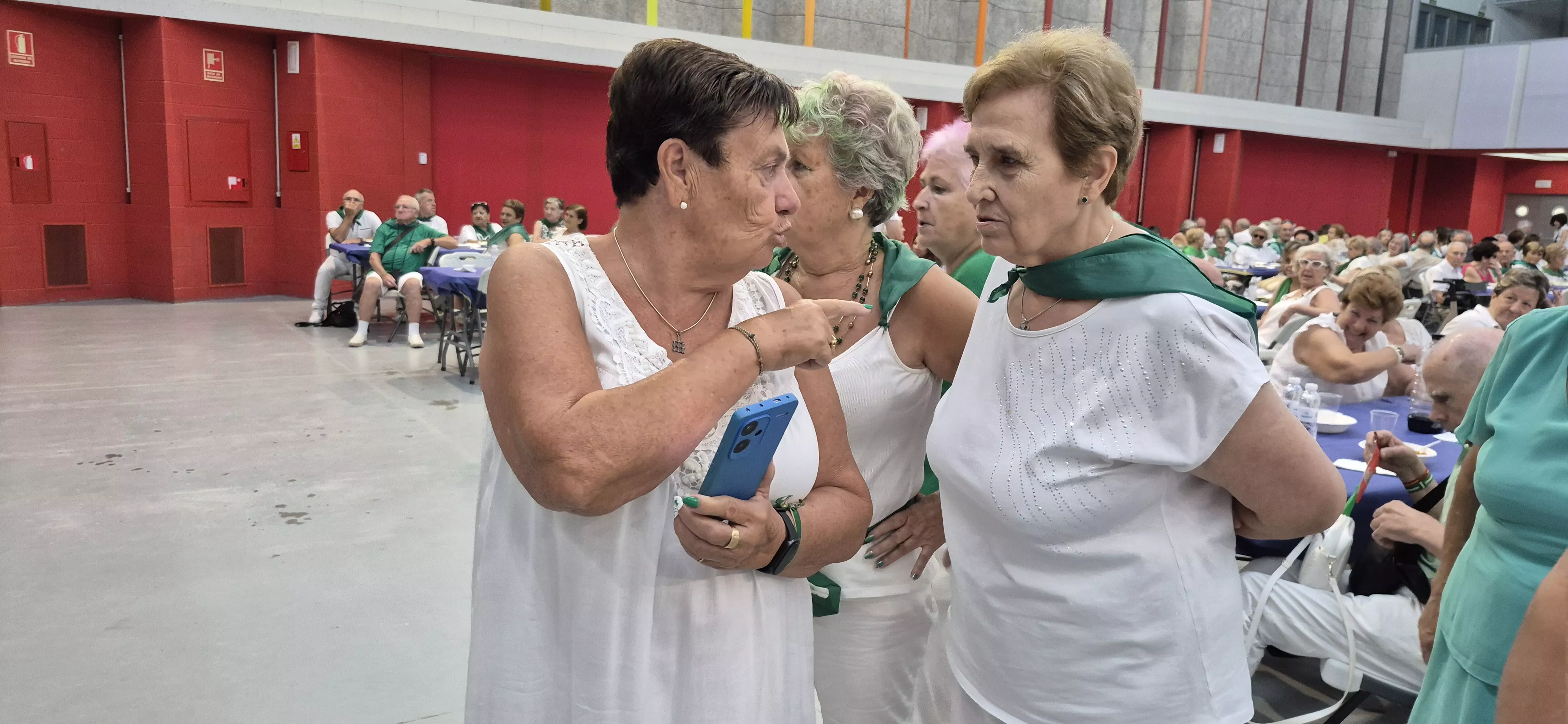 Homenaje a los mayores en la fiestas de San Lorenzo 2026. Foto Myriam Martínez