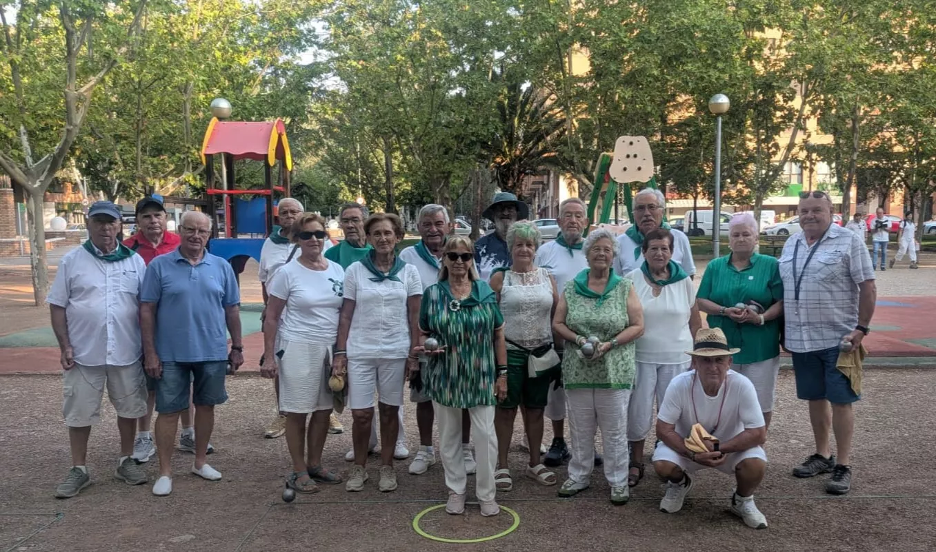Participantes en el campeonato de petanca en las fiestas de San Lorenzo.