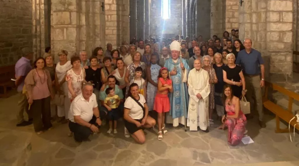 Fotografía de familia del homenaje a Laureano Monclús
