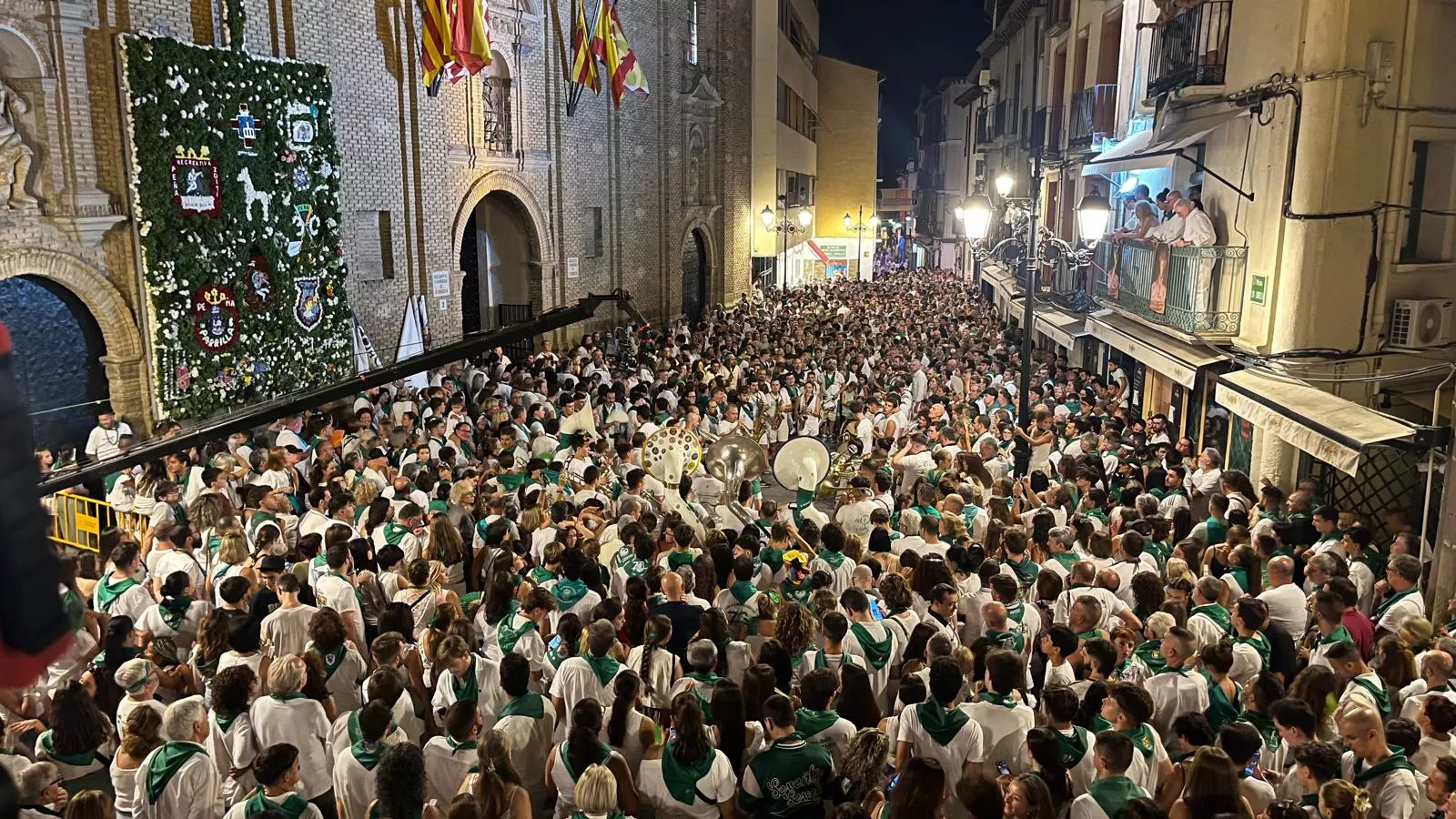 Despedida al Santo ante la Basílica de la Catedral. Foto Mercedes Manterola