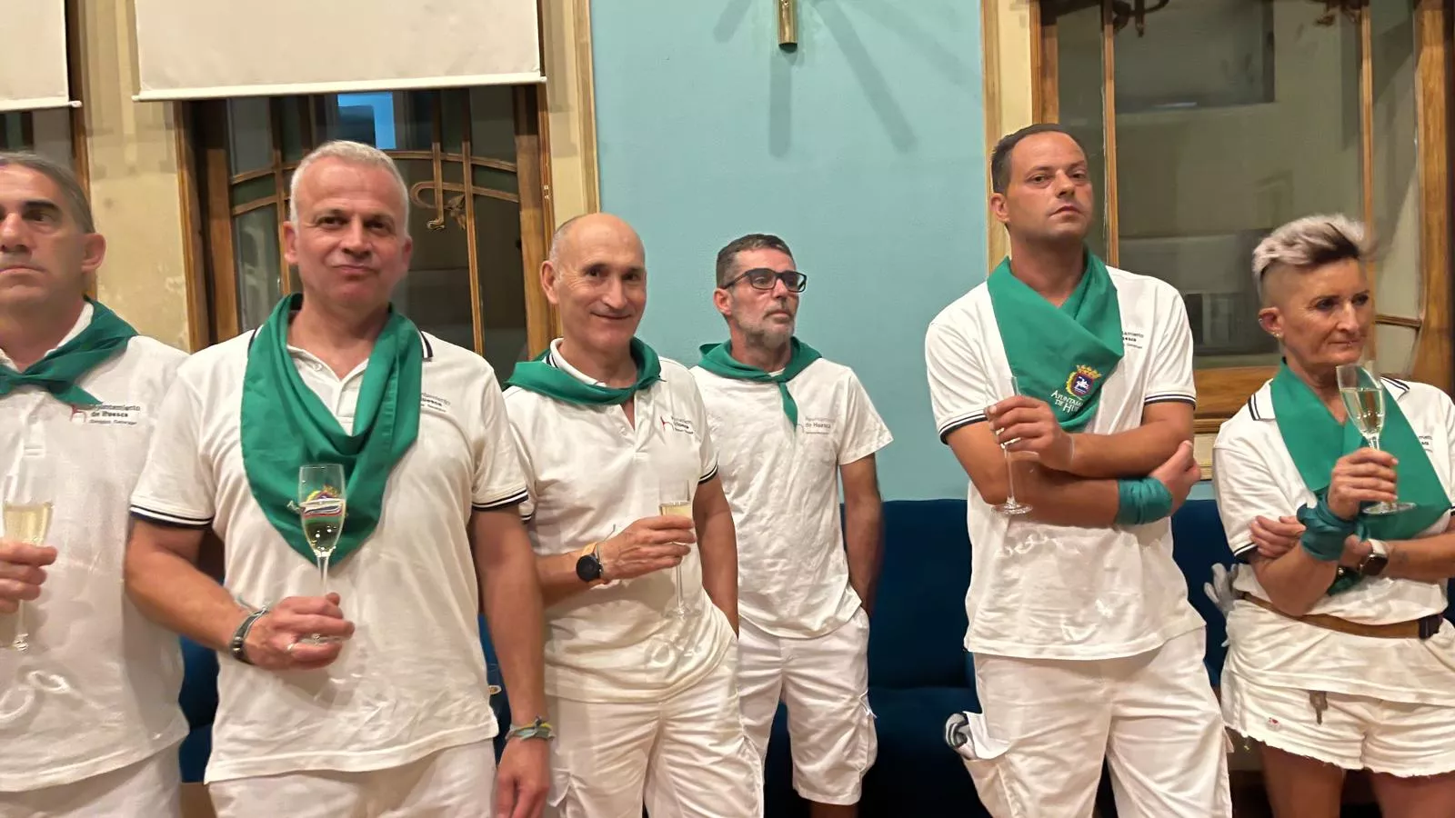 Brindis de Lorena Orduna con el personal municipal tras el cierre de San Lorenzo. Foto Mercedes Manterola