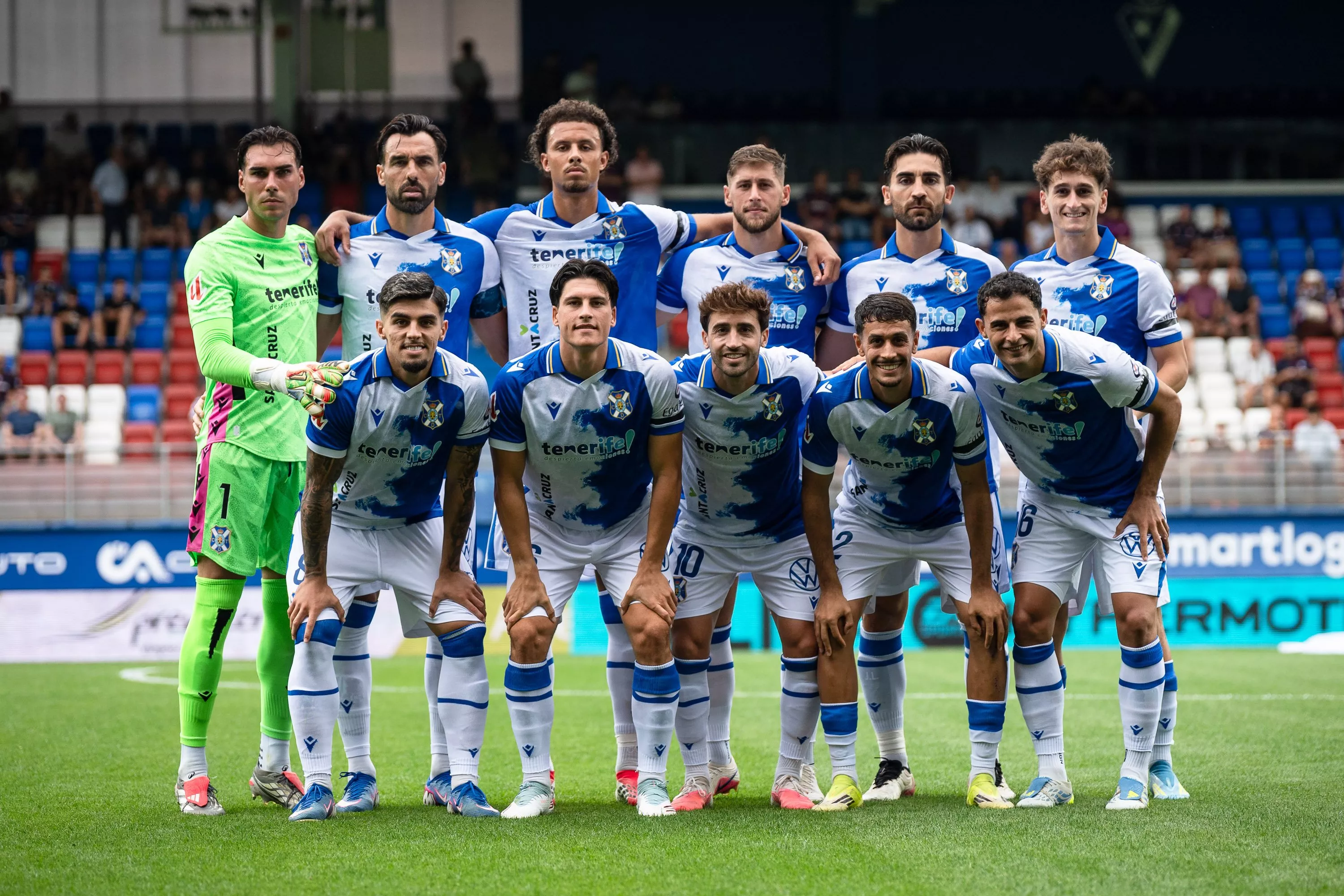 Once del Tenerife con Jesús Álvarez de titular, abajo a la derecha. Foto: CD Tenerife