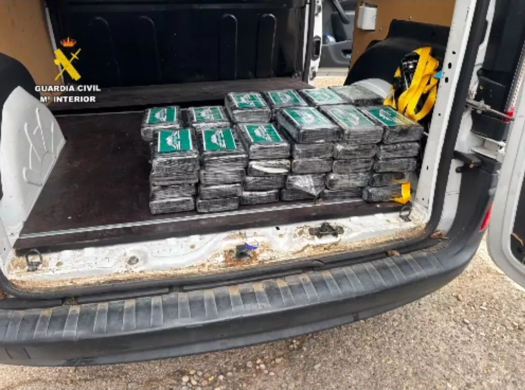 Detenido un vecino de Badalona con 55 kilos de cocaína ocultos en una furgoneta en Candasnos.