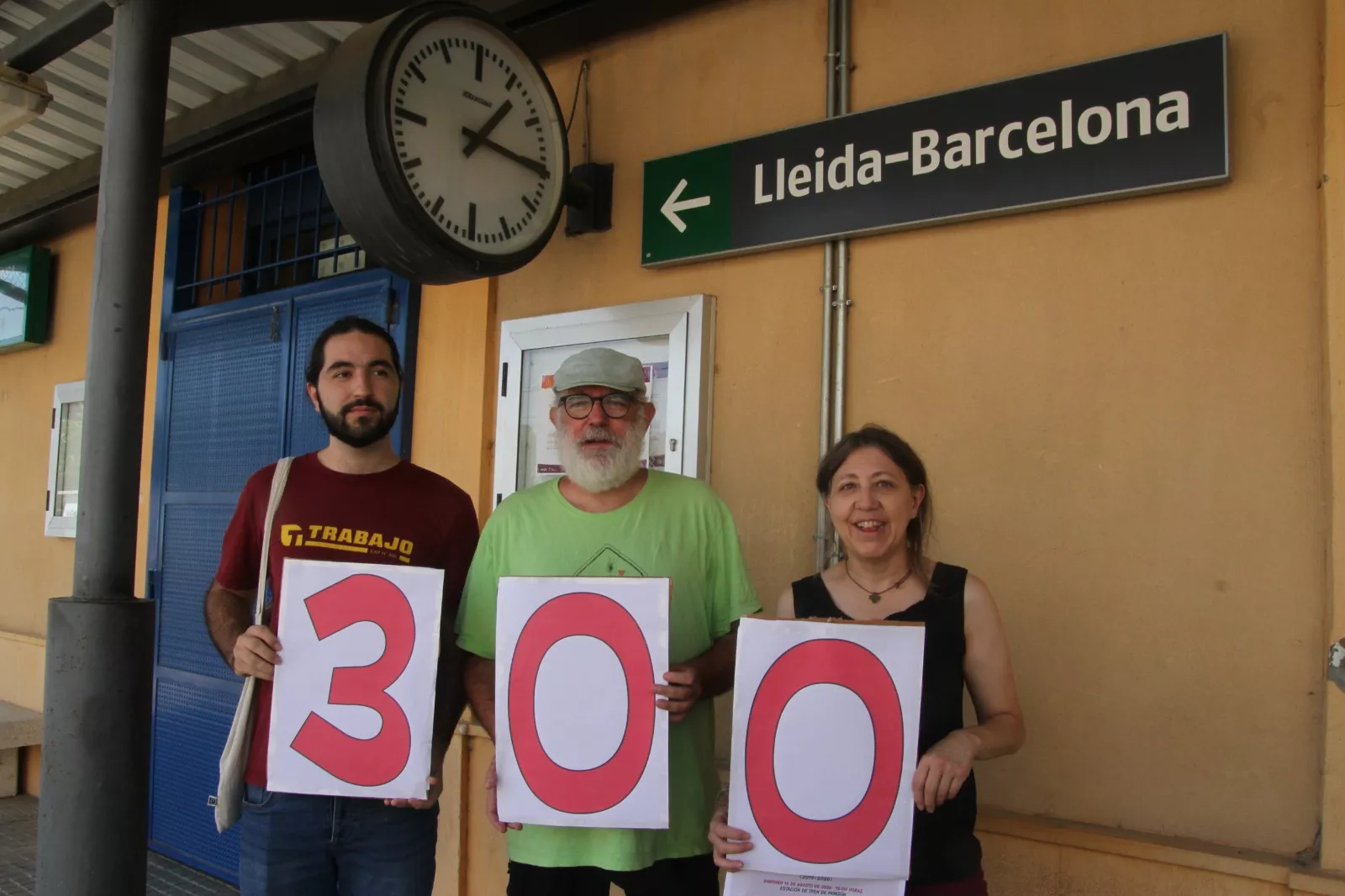 Nueva concentración para pedir el tren Monzón-Lleida. Foto Carlos Neofato