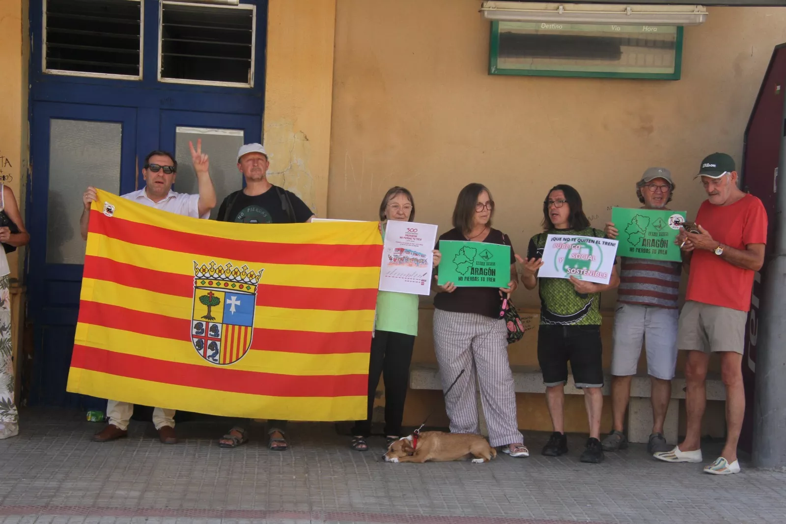 Nueva concentración para pedir el tren Monzón-Lleida. Foto Carlos Neofato