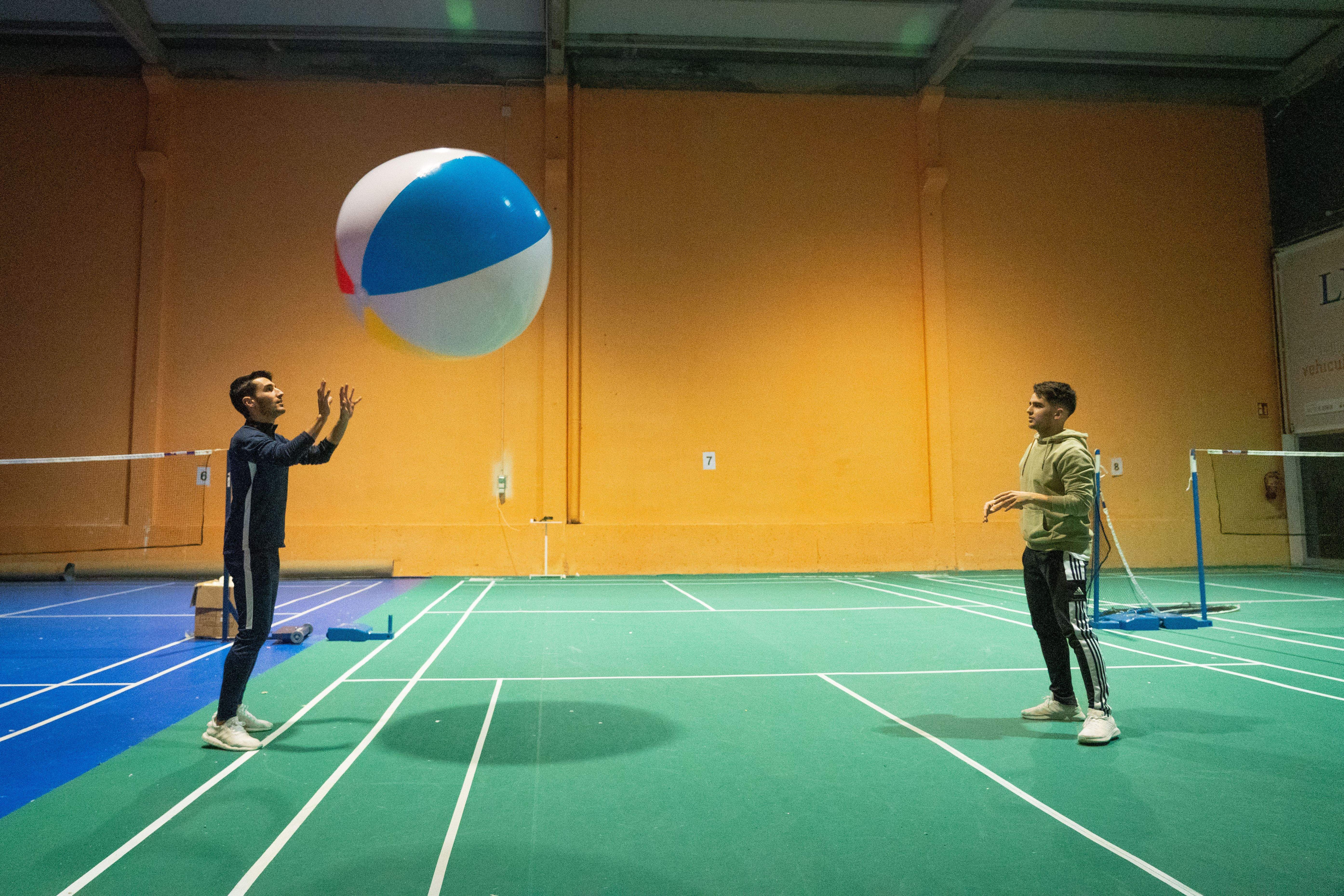 Récord Guinness de pases de pelota hinchable en Huesca