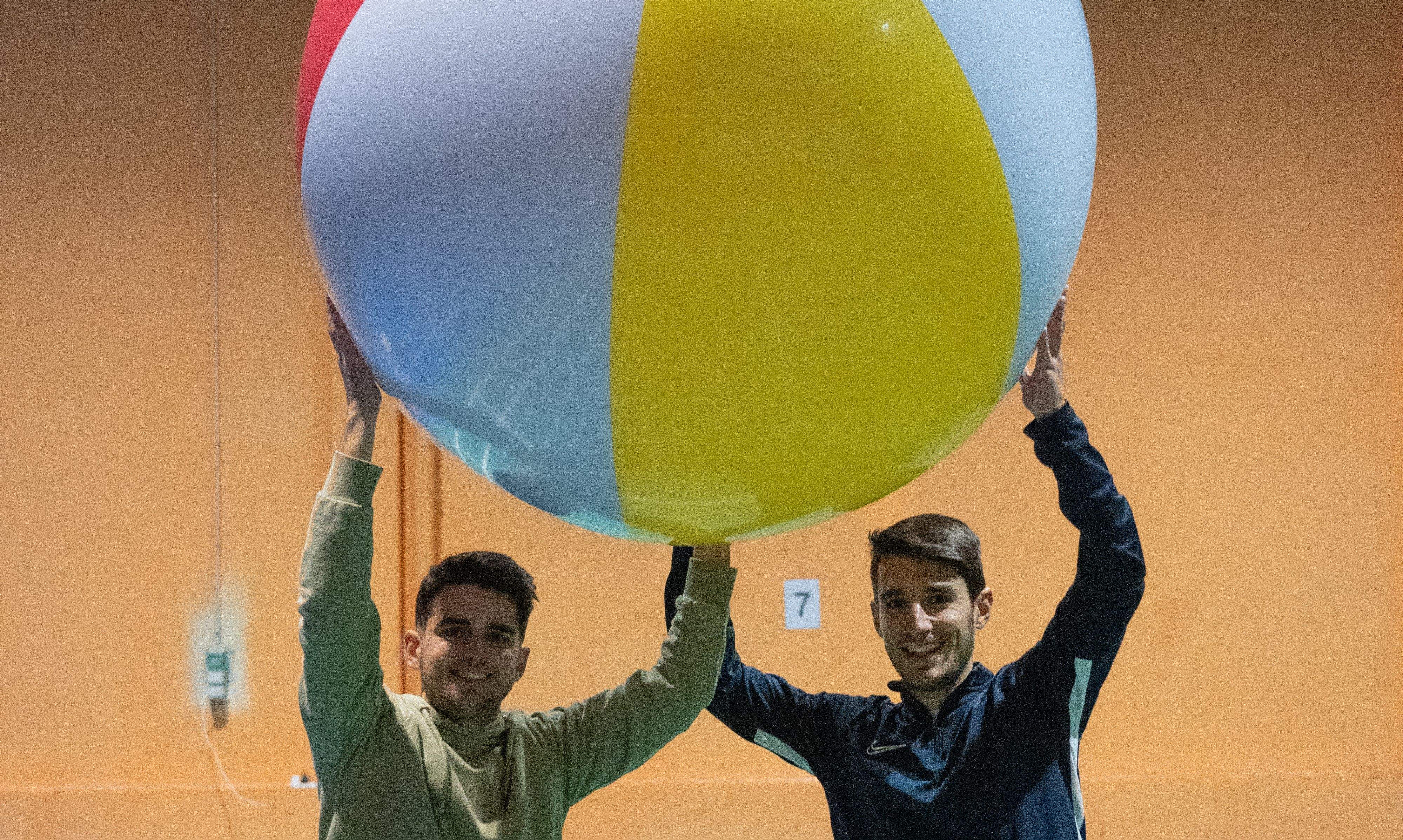  Récord Guinness de pases de pelota hinchable en Huesca