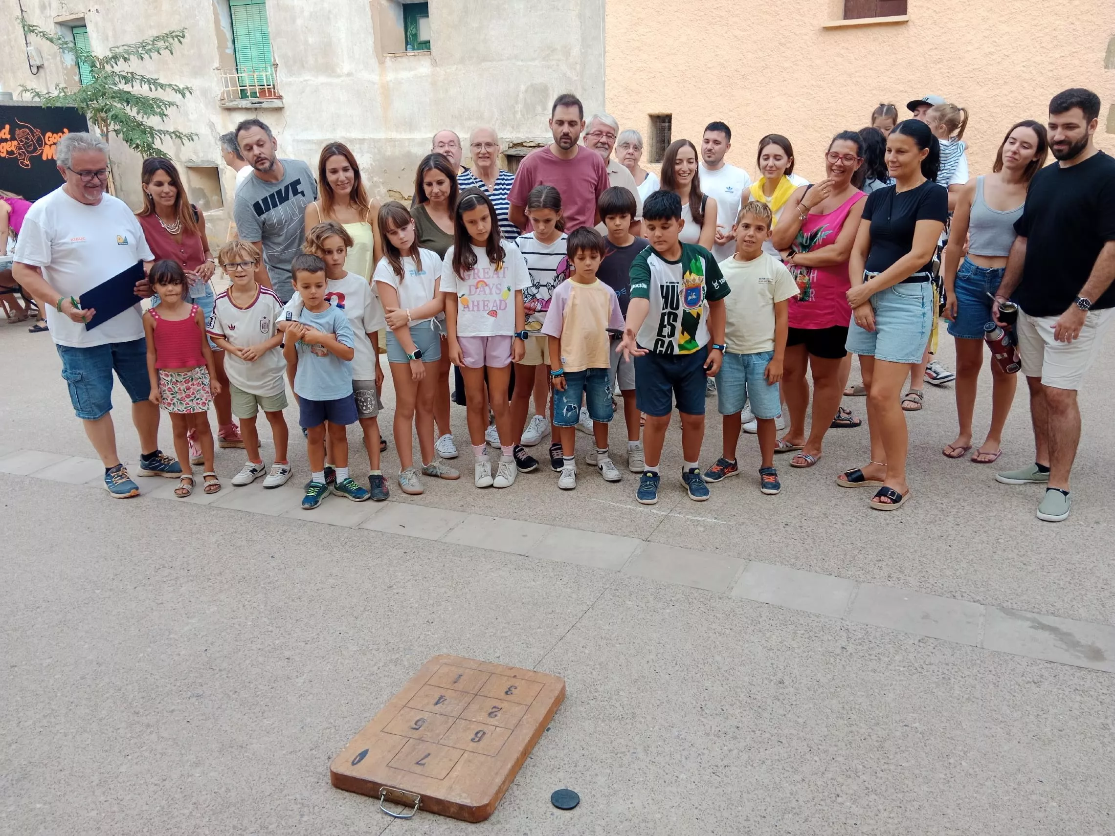 Juegos tradicionales en Santa Eulalia de Gálllego, siete y medio