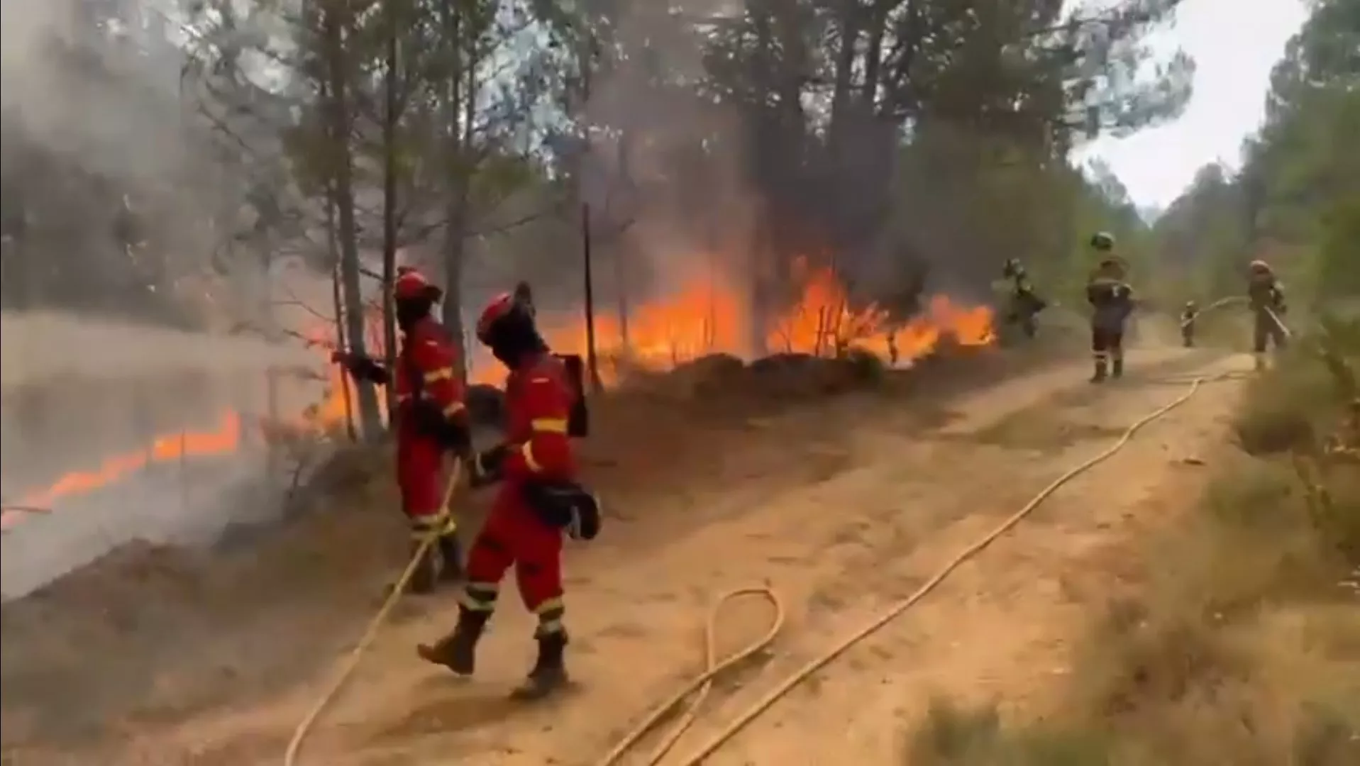Miembros de la UME en el incendio