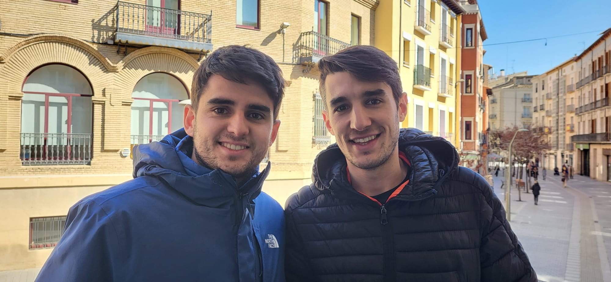 Récord Guinness de pases de pelota hinchable en Huesca