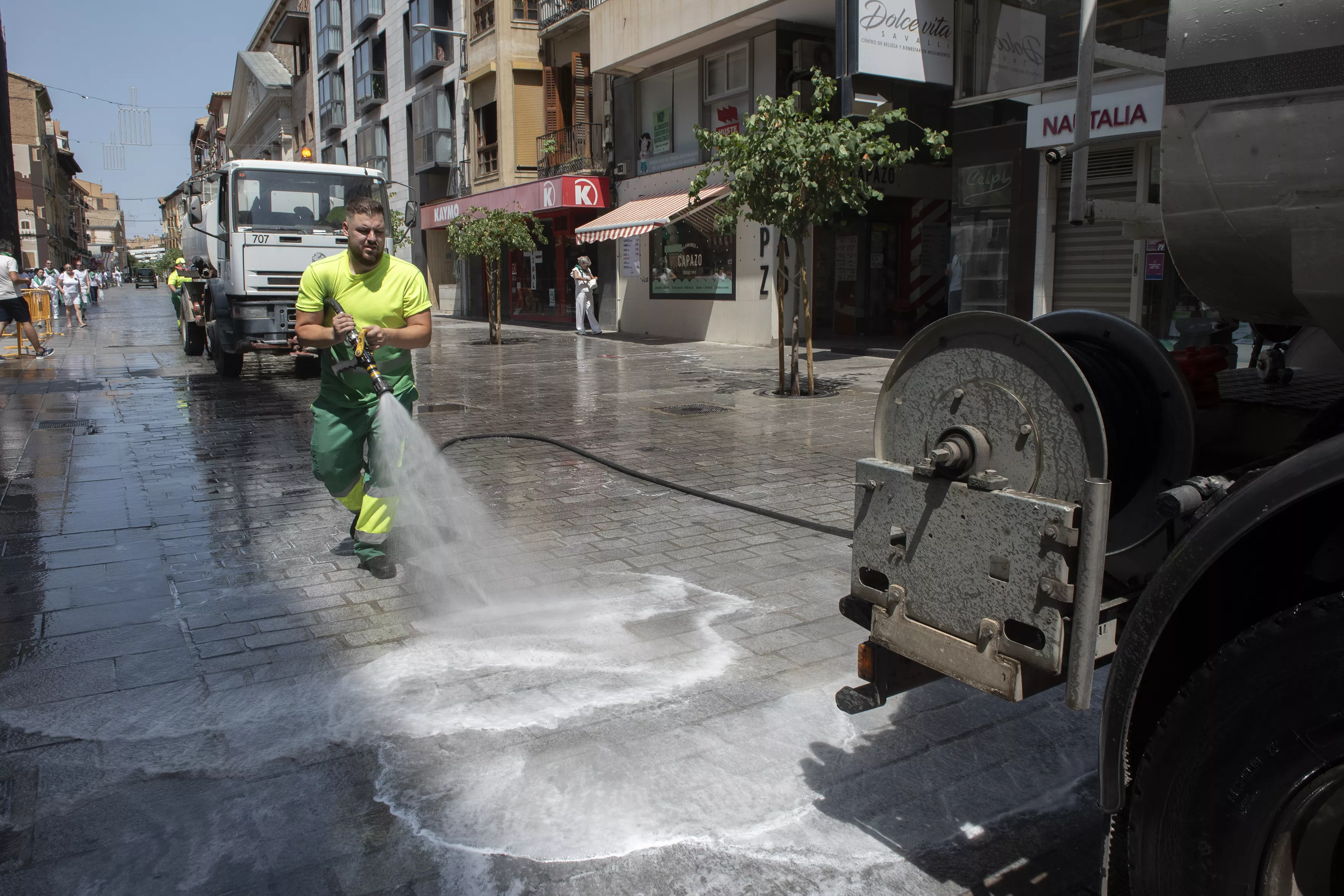Se han empleado 755.500 litros de agua en los trabajos de baldeo y lavado de calles.