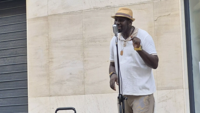 Mamadou Sall, "Big Moon", en San Lorenzo. Foto Myriam Martínez Mamadou Sall, "Big Moon", en San Lorenzo. Foto Myriam Martínez
