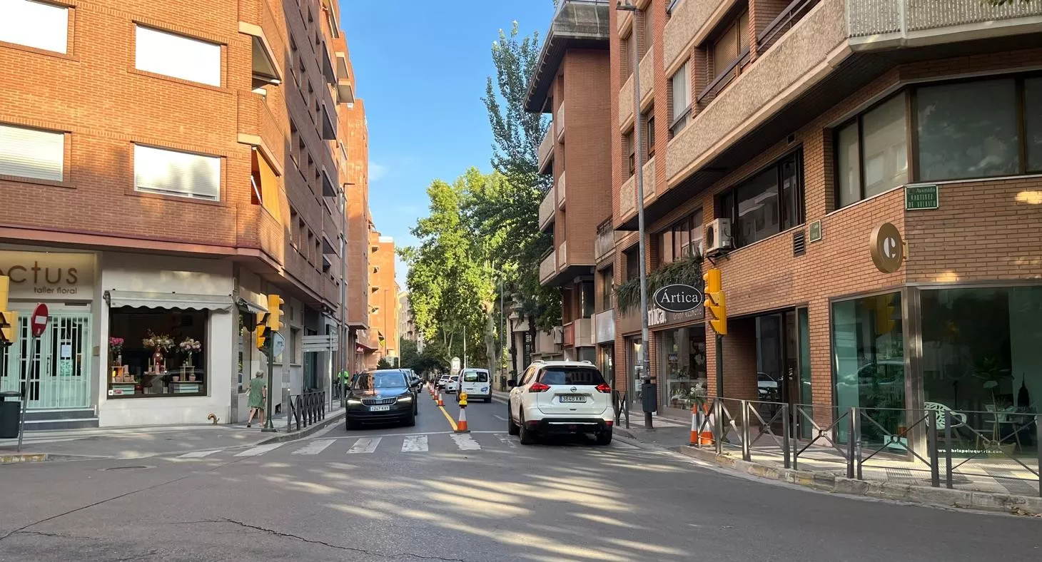 Las obras de la rotonda en Gil Cávez modifican la circulación en varias calles.