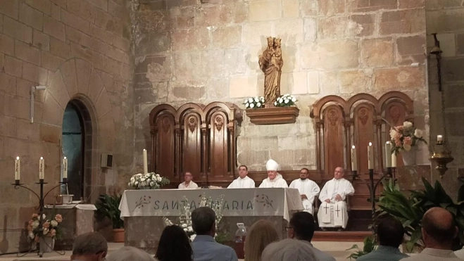 El obispo y los sacerdotes en la celebración