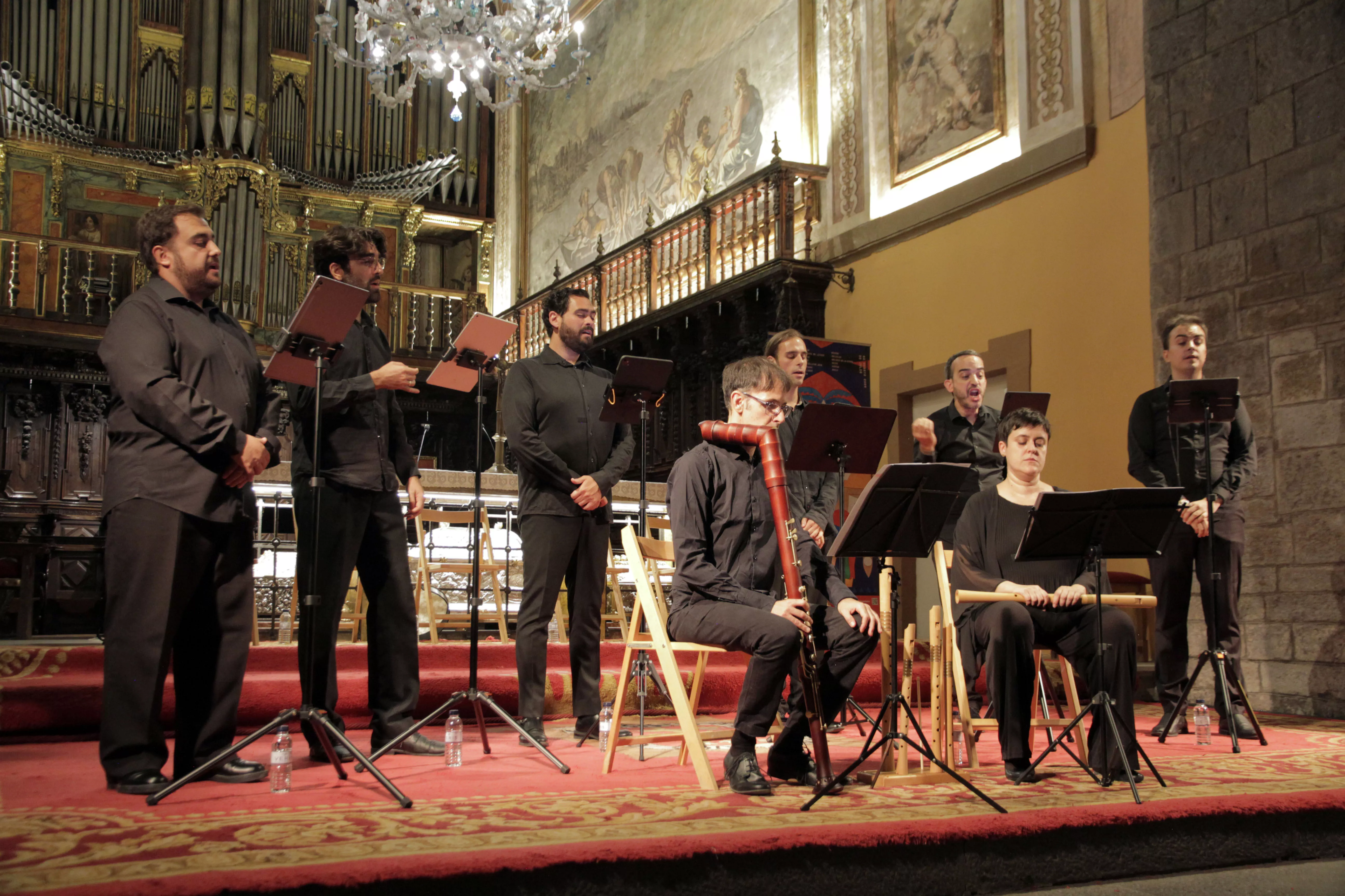 Schola Cantorum Paradisi Portae actuó en Jaca.