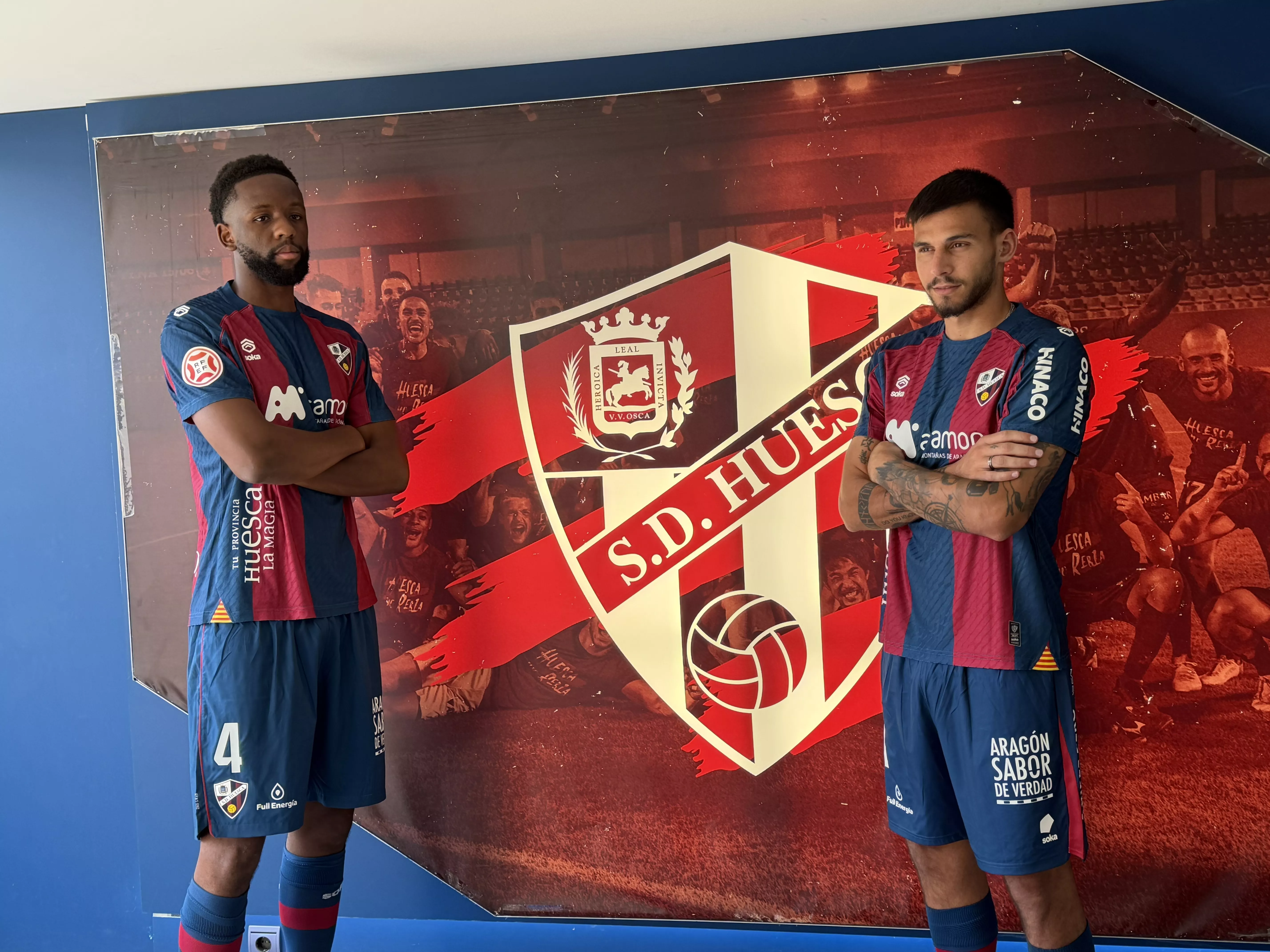 Yann Kembo y Mario García lanzan un mensaje ambicioso: “¿Quién no quiere venir al Huesca?”