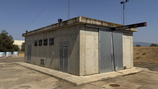 Imagen de la potabilizadora de la instalación de abastecimiento de agua existente en las balsas del CEEI. 