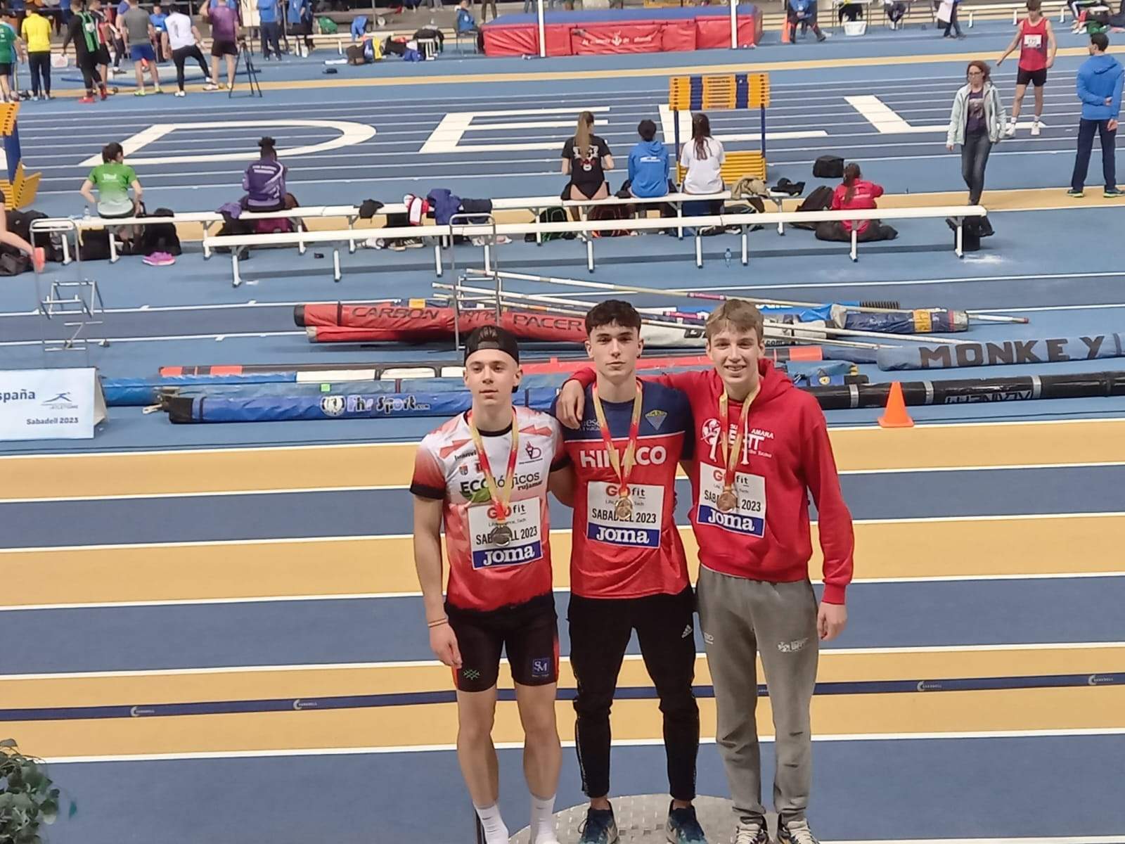 Podio de Arturo Armisén en 60 vallas.