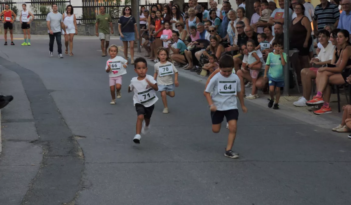 2 Niños y niñas de 3 años