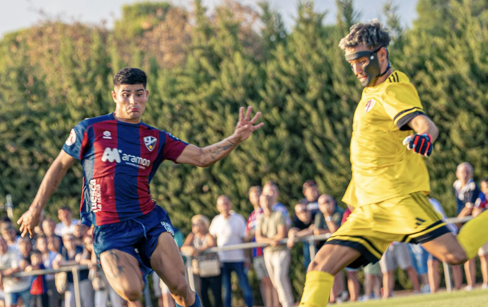 El Huesca pone punto y final a su pretemporada con triunfo ante un Barbastro peleón (1-0)