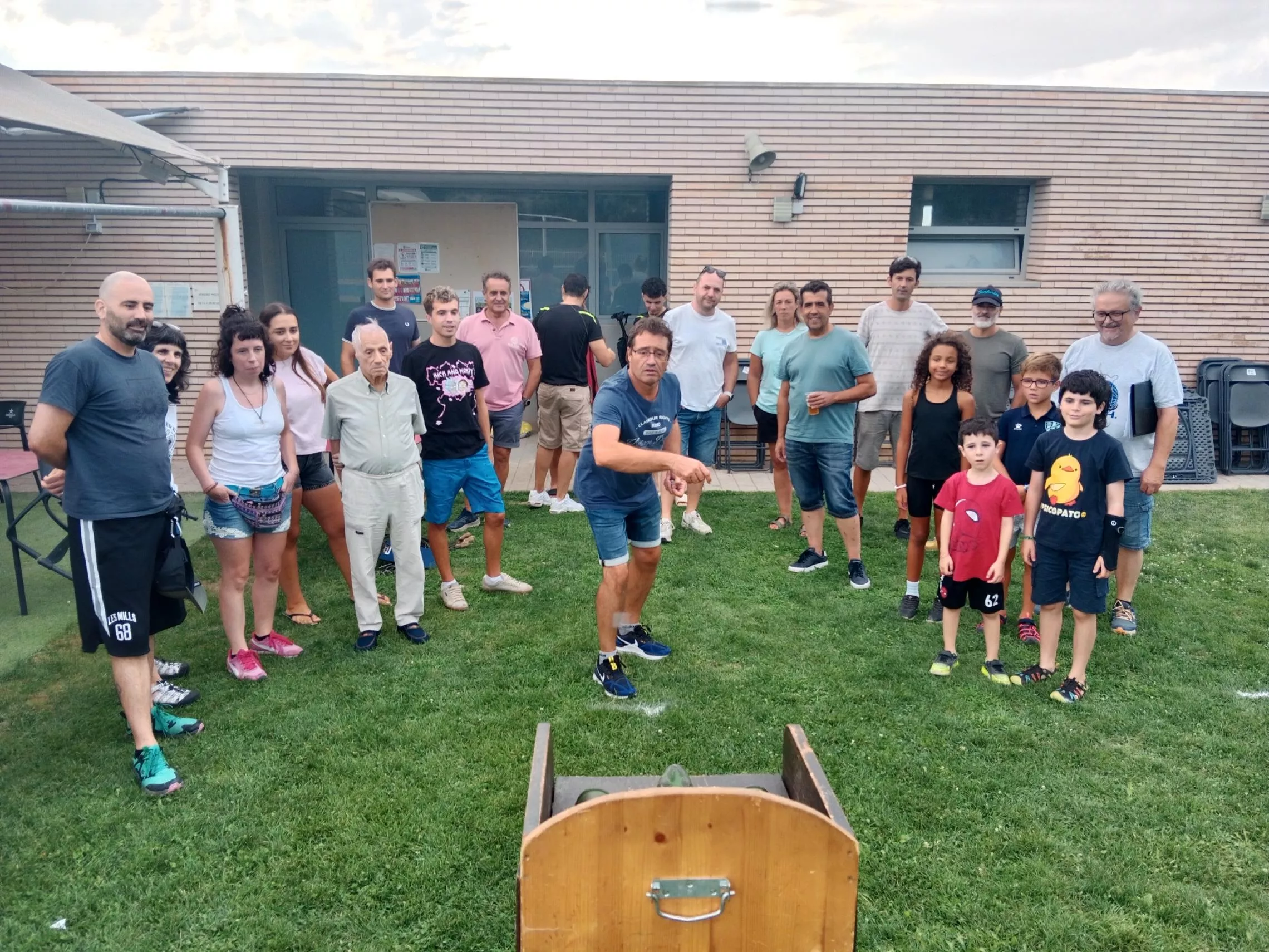 Juegos tradicionales en Tierz, rana