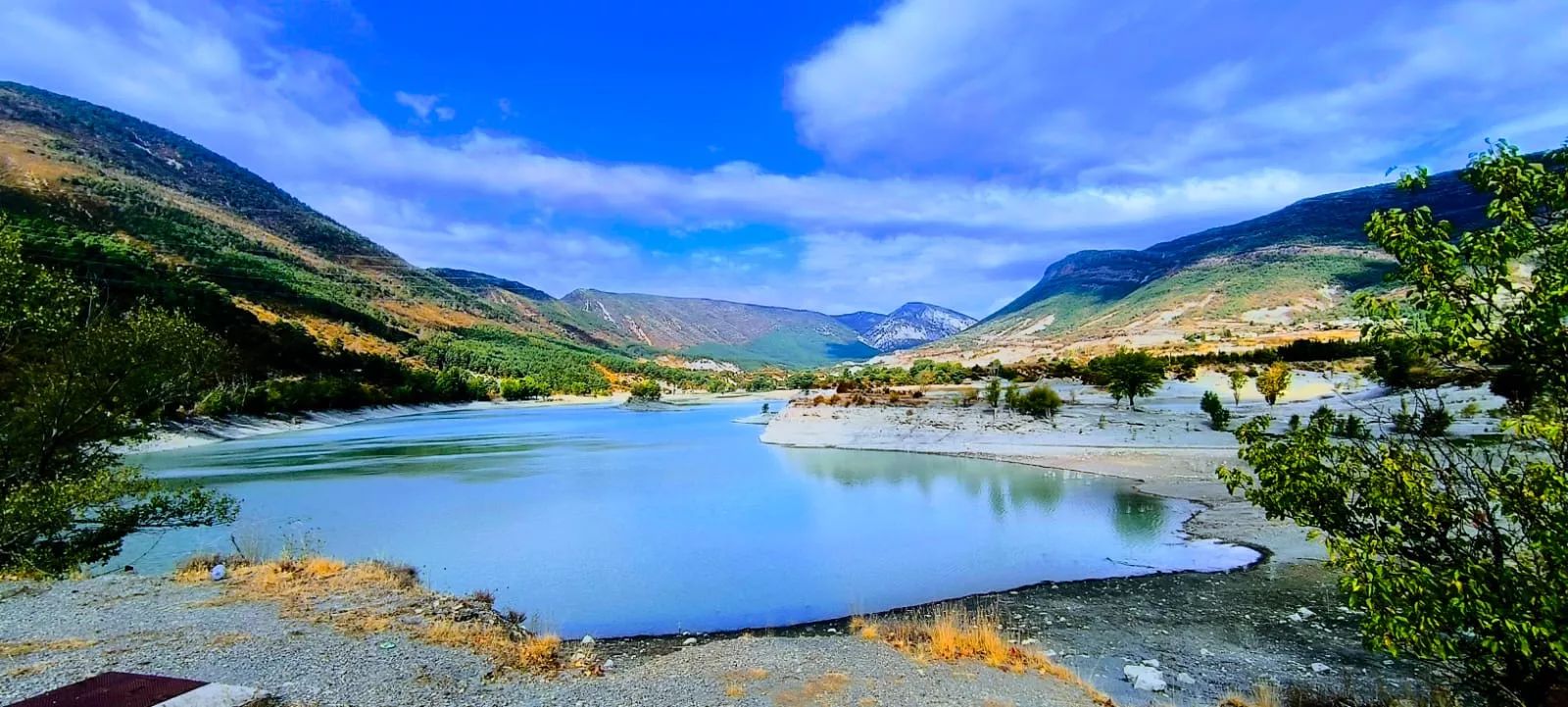 Embalse de Arguis prácticamente vacío de agua. Foto Joaquín Santafé