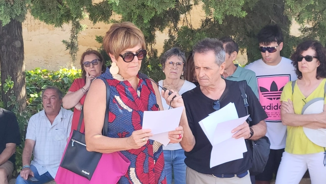 Lectura de los nombres de los 95 fusilados en el cementerio civil de Huesca hace 90 años.