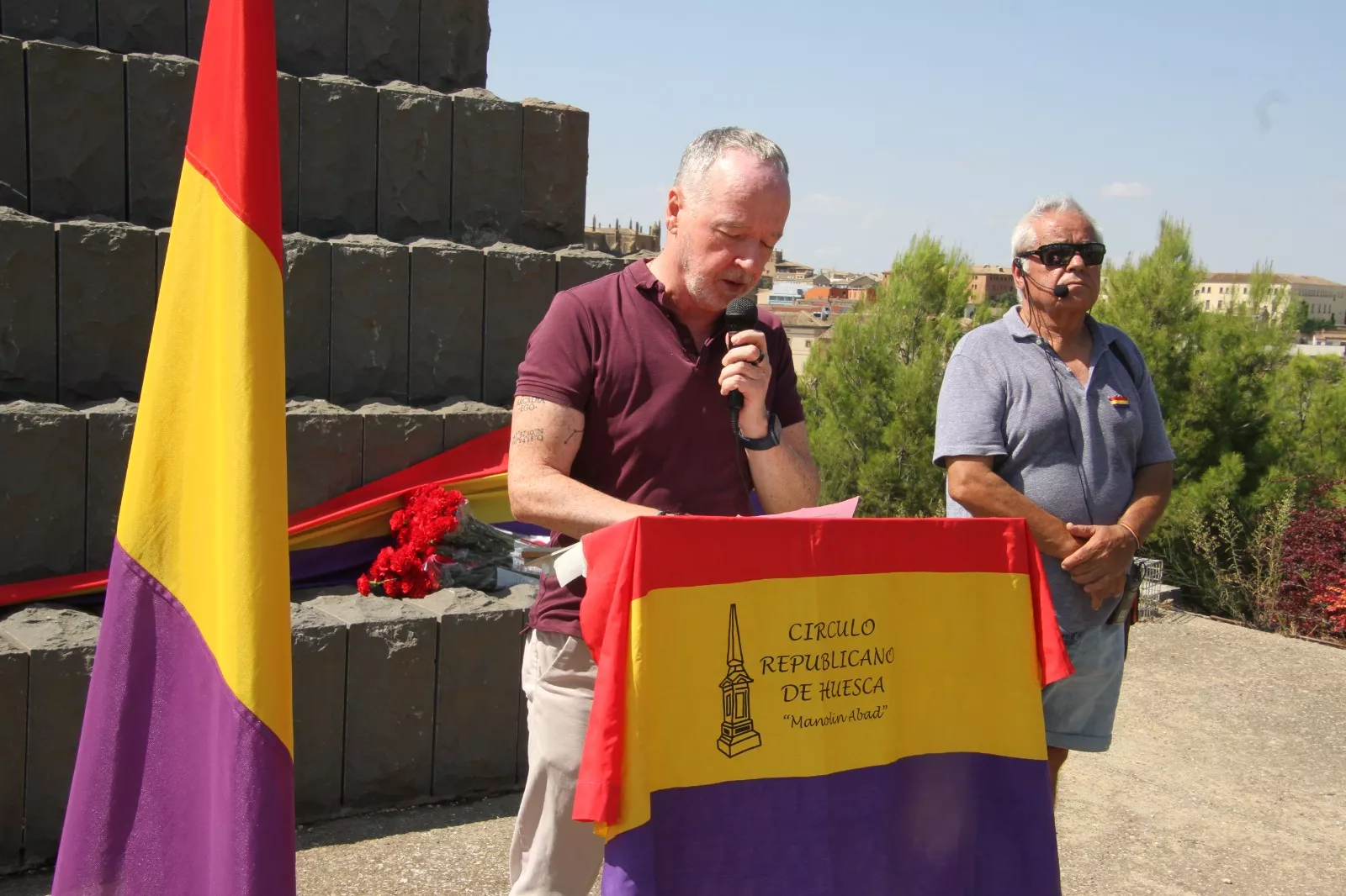 Homenaje y ofrenda floral del Círculo Republicano de Huesca a las personas asesinadas hace noventa años. Foro Carlos Neofato