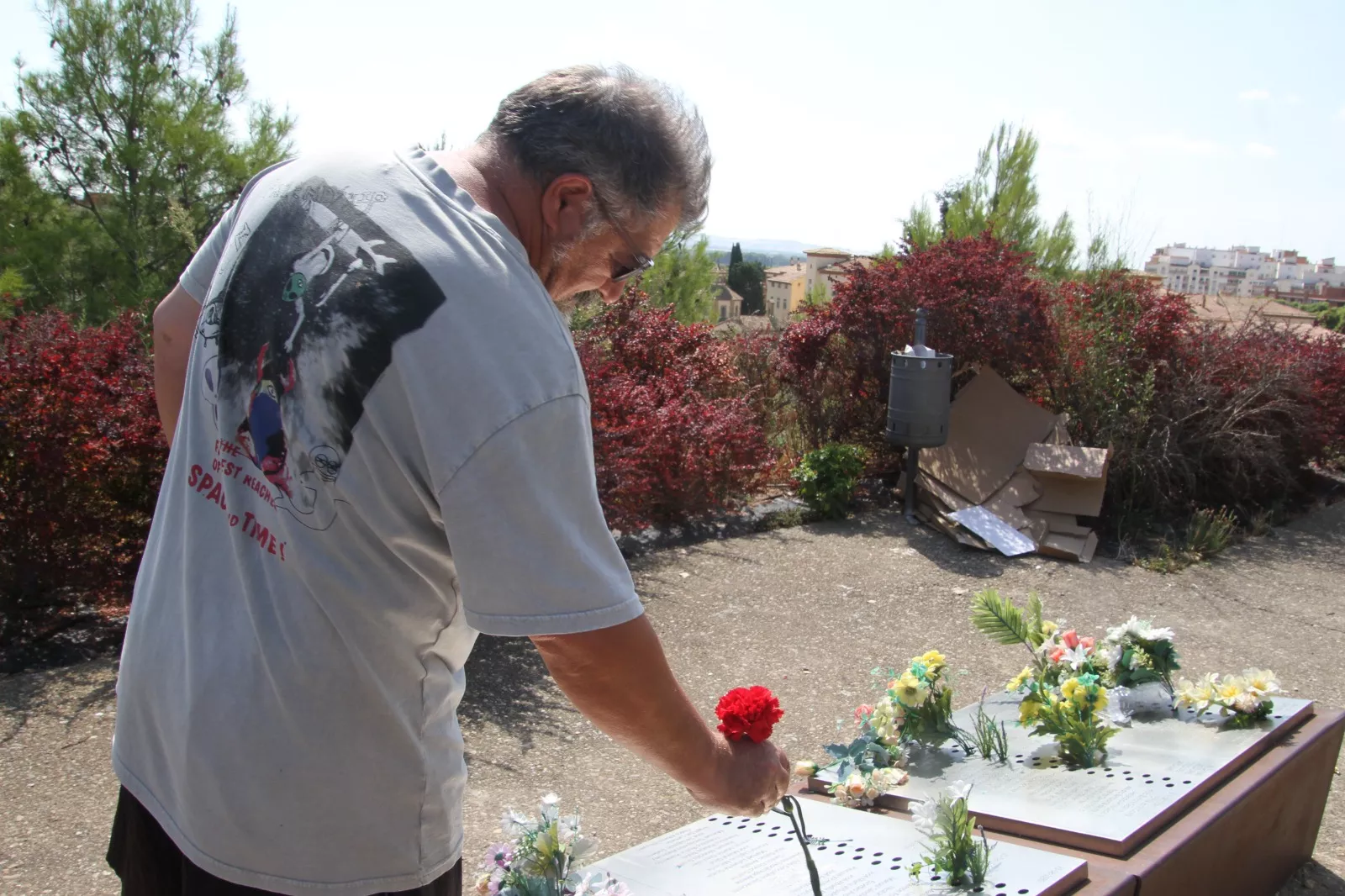 Homenaje y ofrenda floral del Círculo Republicano de Huesca a las personas asesinadas hace noventa años. Foro Carlos Neofato