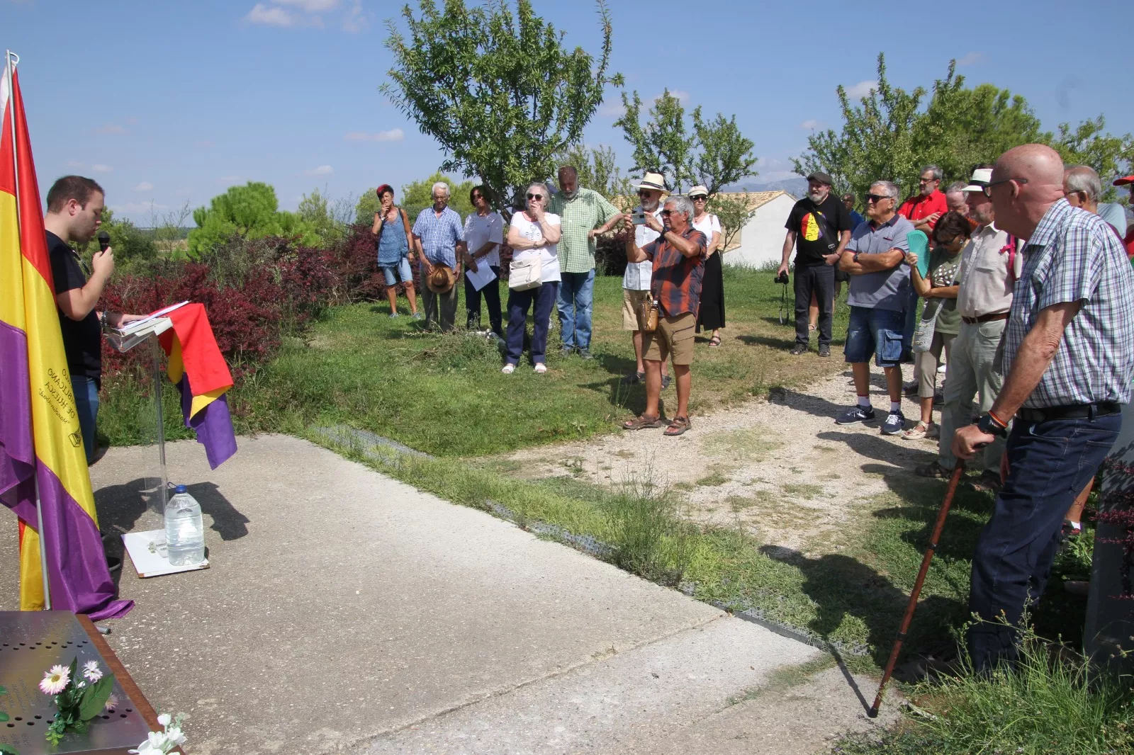 Homenaje y ofrenda floral del Círculo Republicano de Huesca a las personas asesinadas hace noventa años. Foro Carlos Neofato