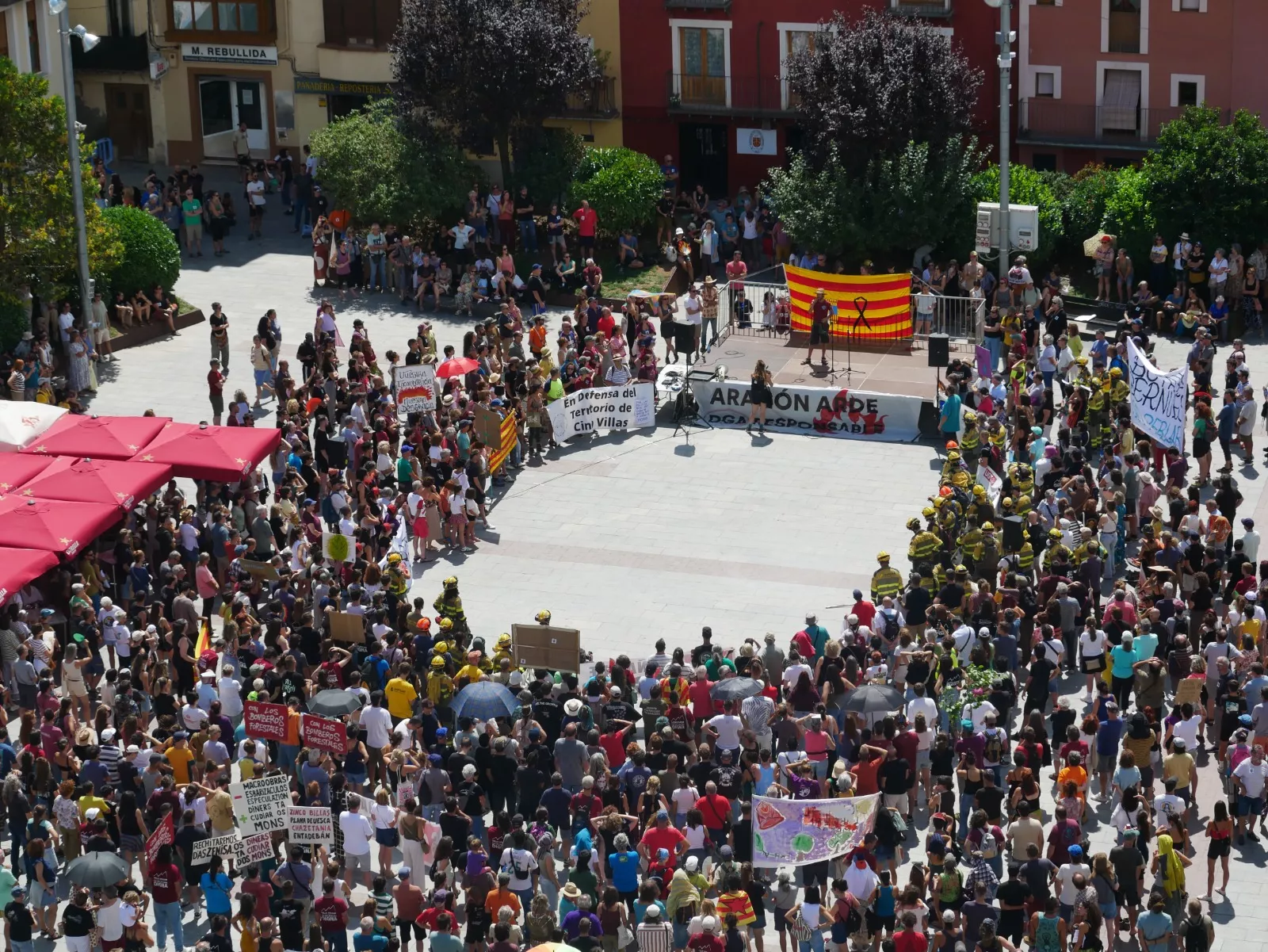 Lectura del manifiesto en la Plaza Biscós.