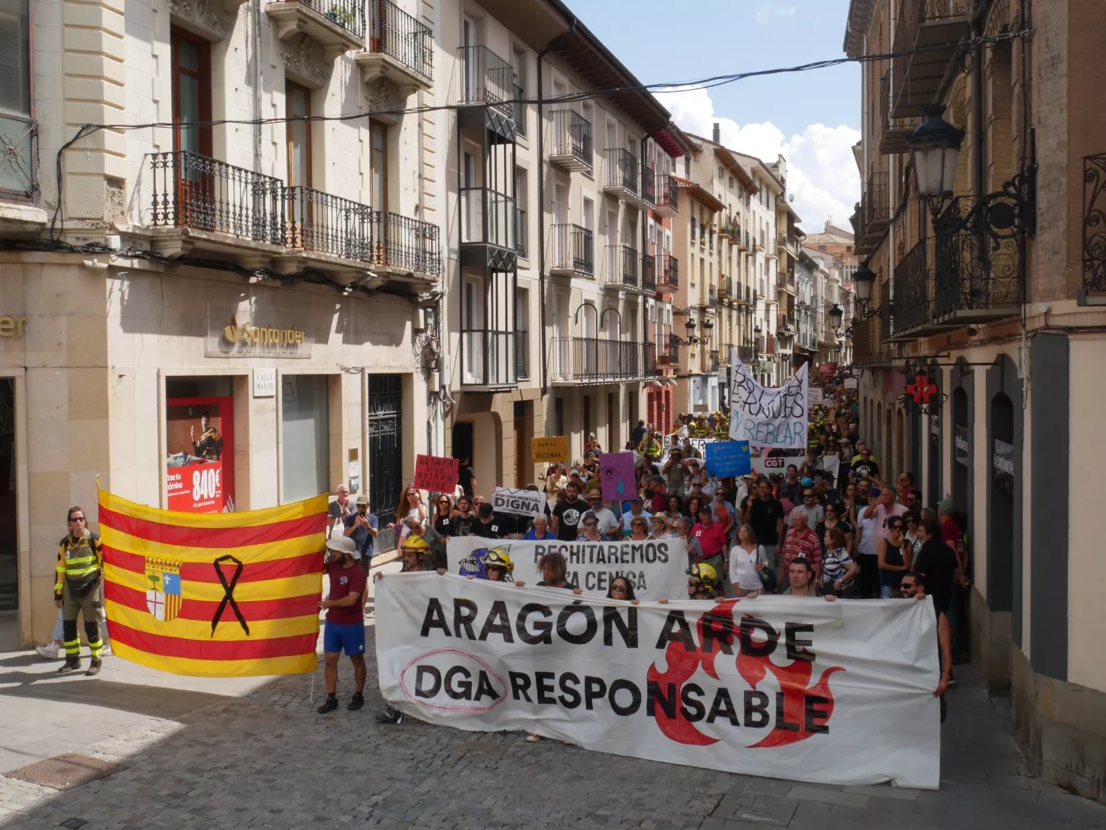 Cabecera en la calle Mayor de Jaca.