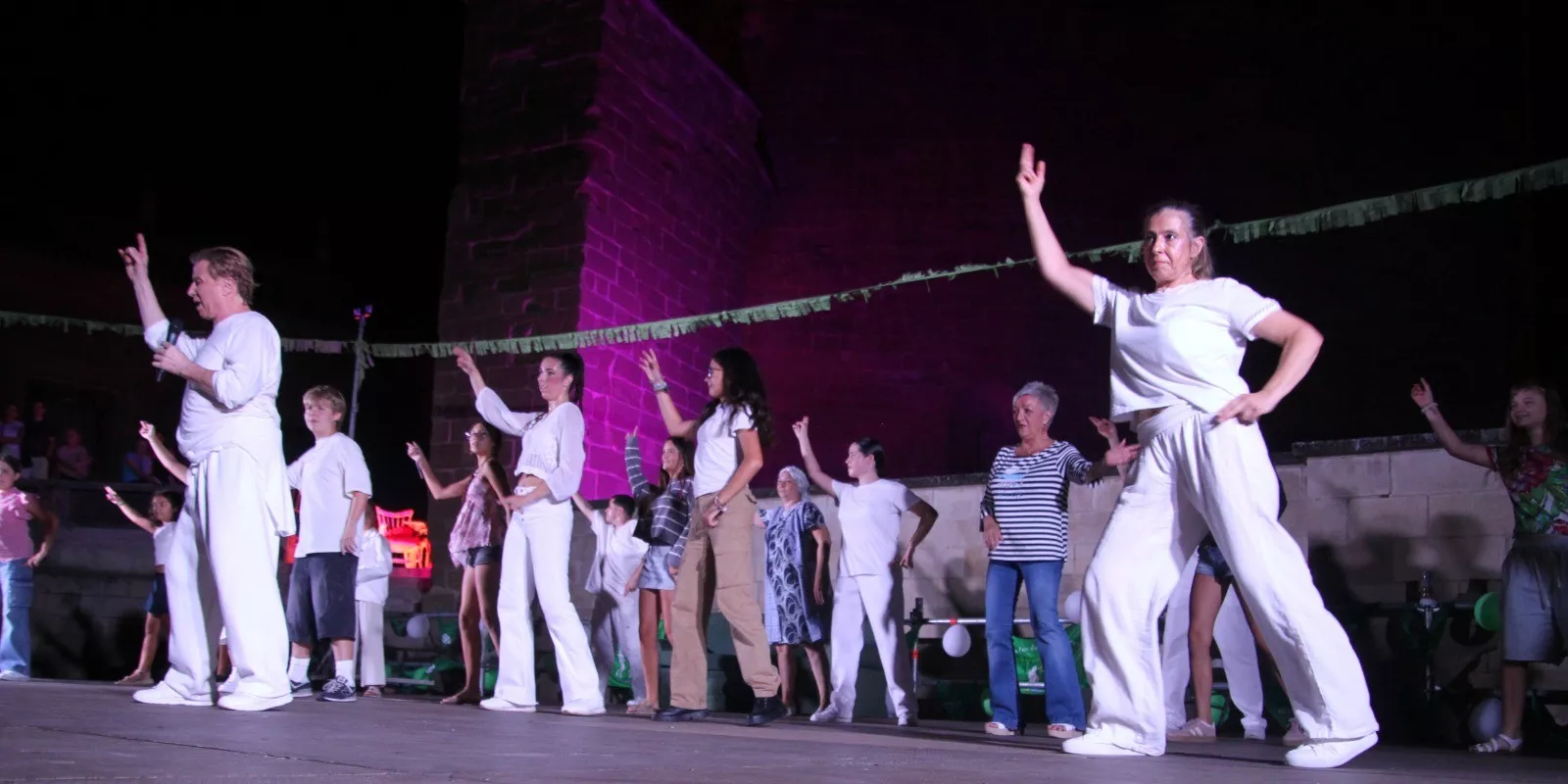 Espectáculo 'Vamos a bailar' de Espacio Danza en Huesca. Foto Carlos Neofato