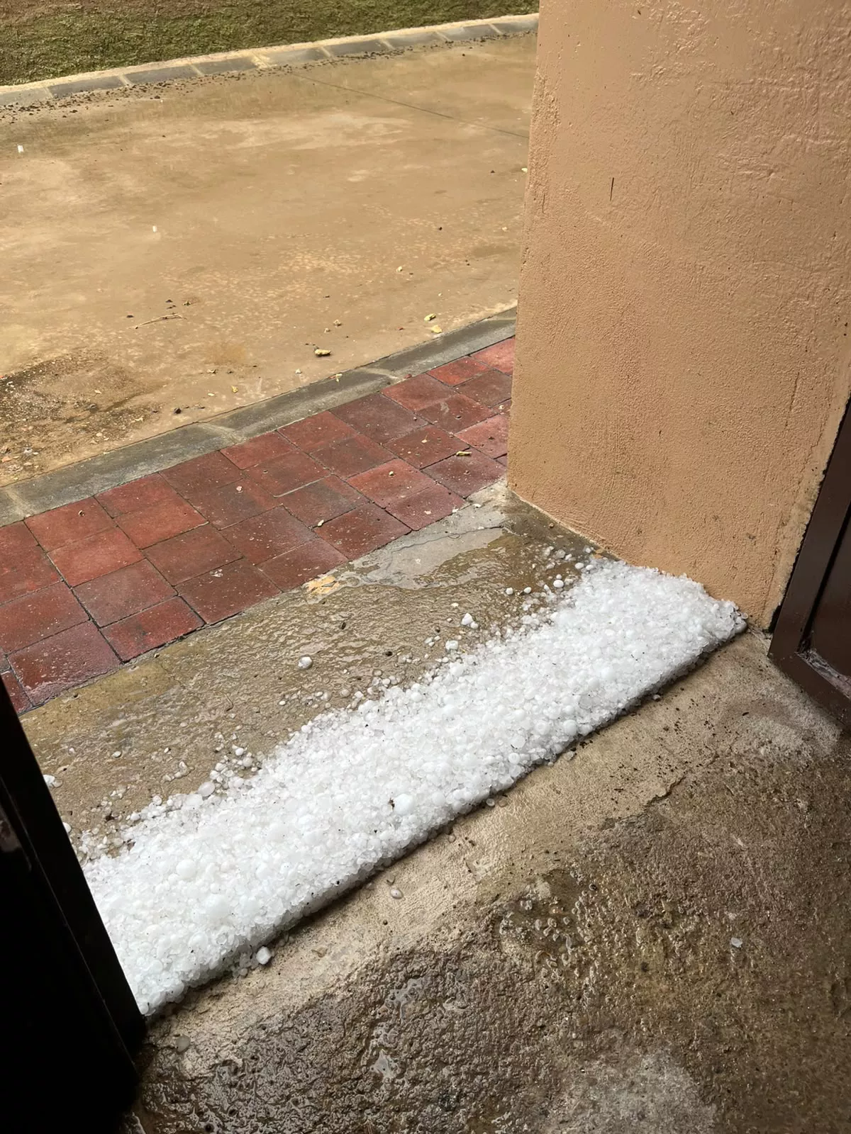 Granizo en Montmesa y el Golf de Guara