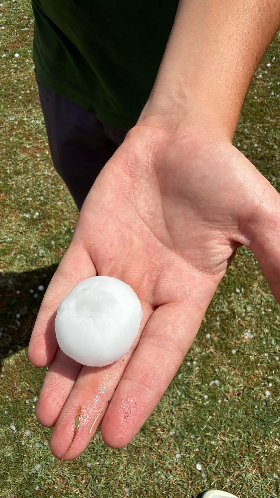 Granizo en Montmesa y el Golf de Guara