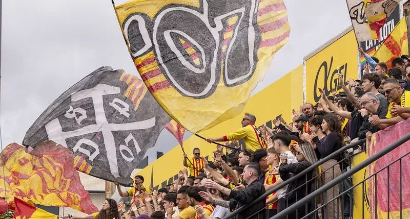Afición del Sant Andreu.