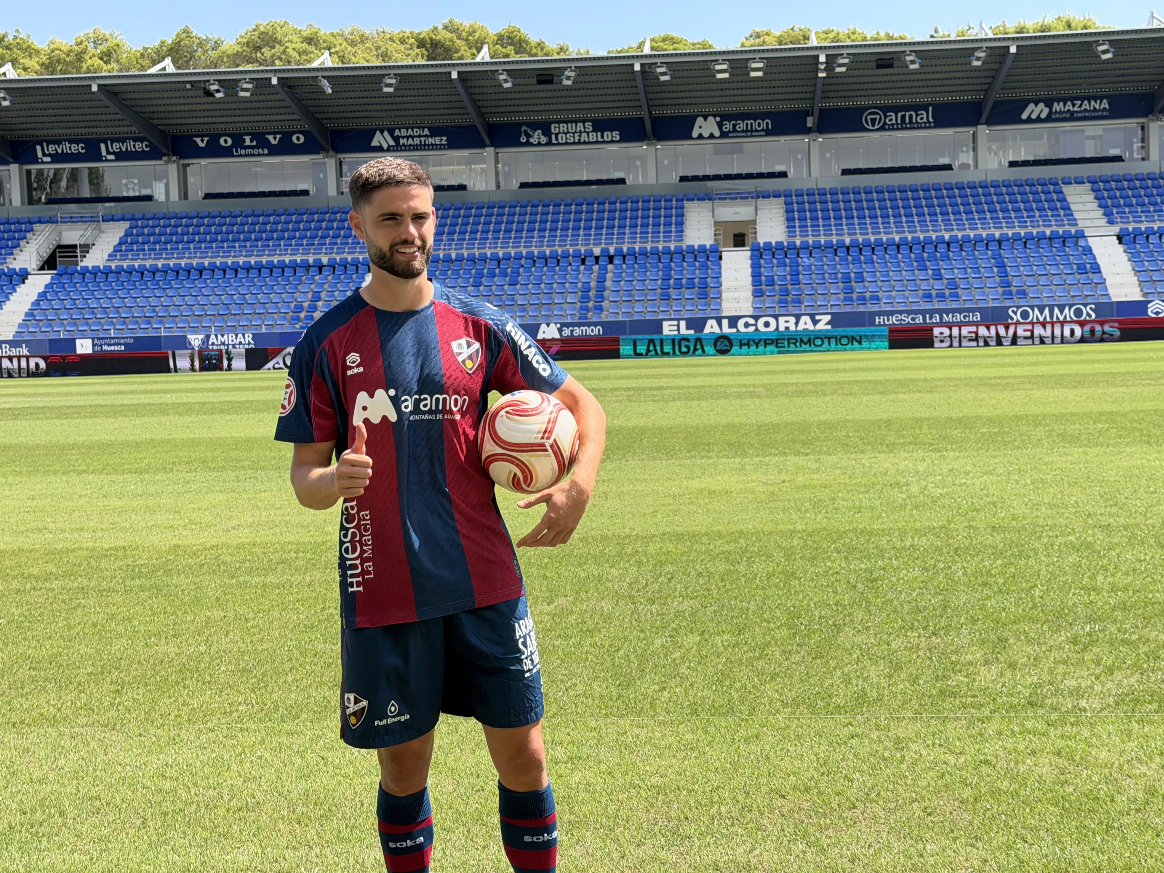 Guillem Molina, nuevo defensa del Huesca: “Venir aquí era un buen reto para mí”