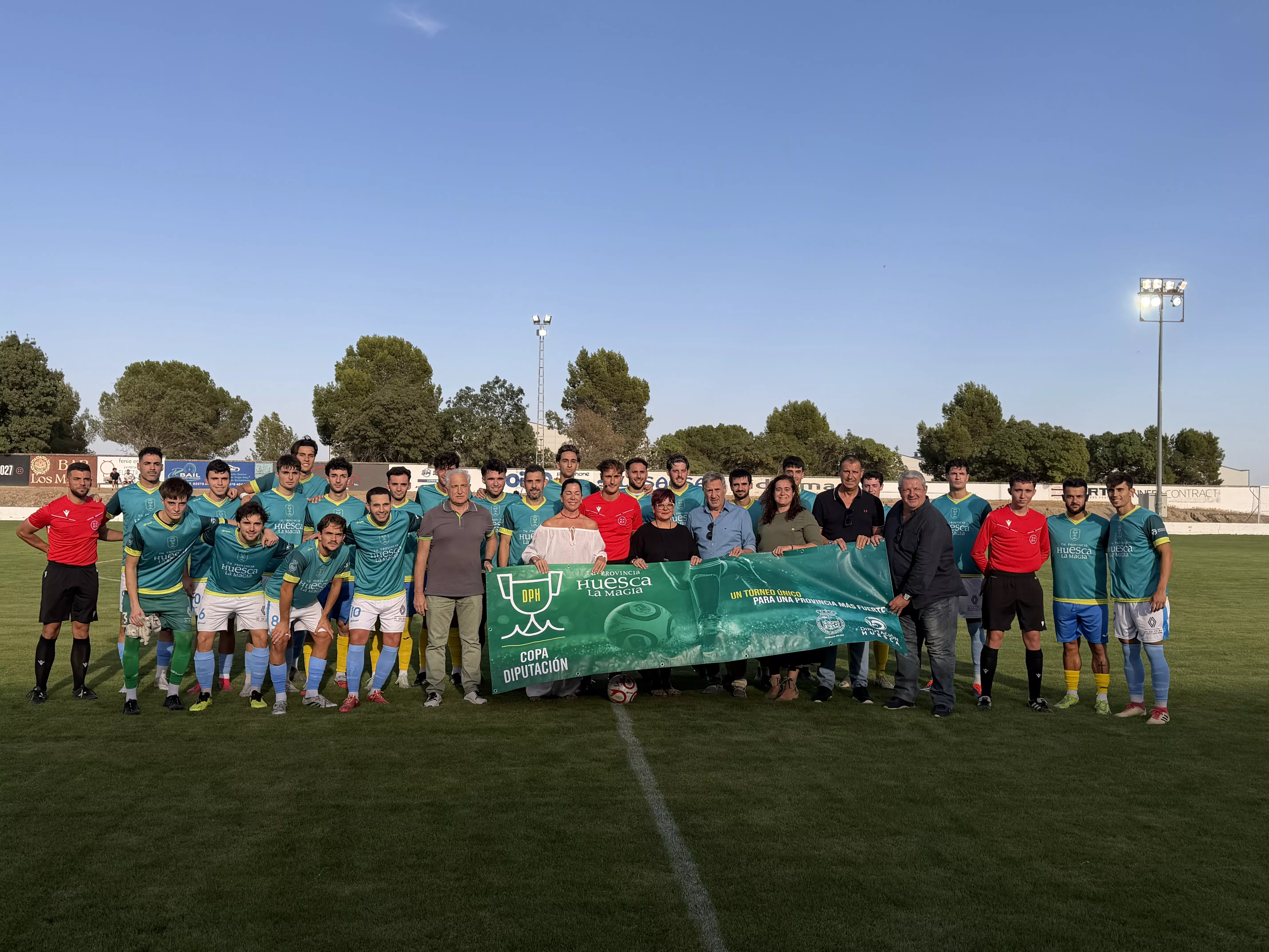 El Almudévar, con Brosed como héroe, elimina al Binéfar en los penaltis y se gana un puesto en la final (1-1). Foto Adri Mora