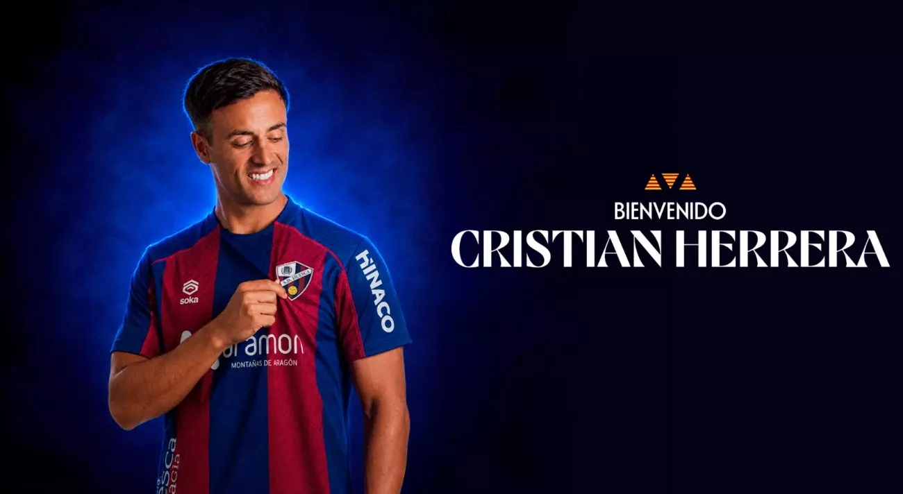 Cristian Herrera con la camiseta de la Sociedad Deportiva Huesca