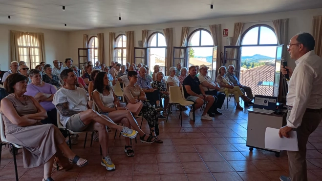 Ismael Ferrer, en su exposición en Benabarre