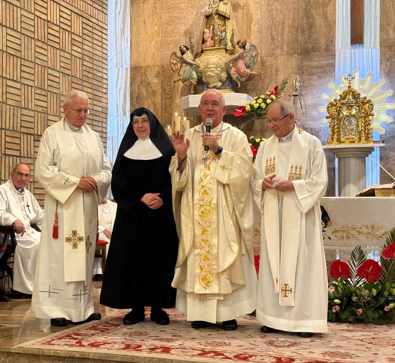 Despedida al Padre Basilio en las Hermanitas de los Ancianos Desamparados de Barbastro