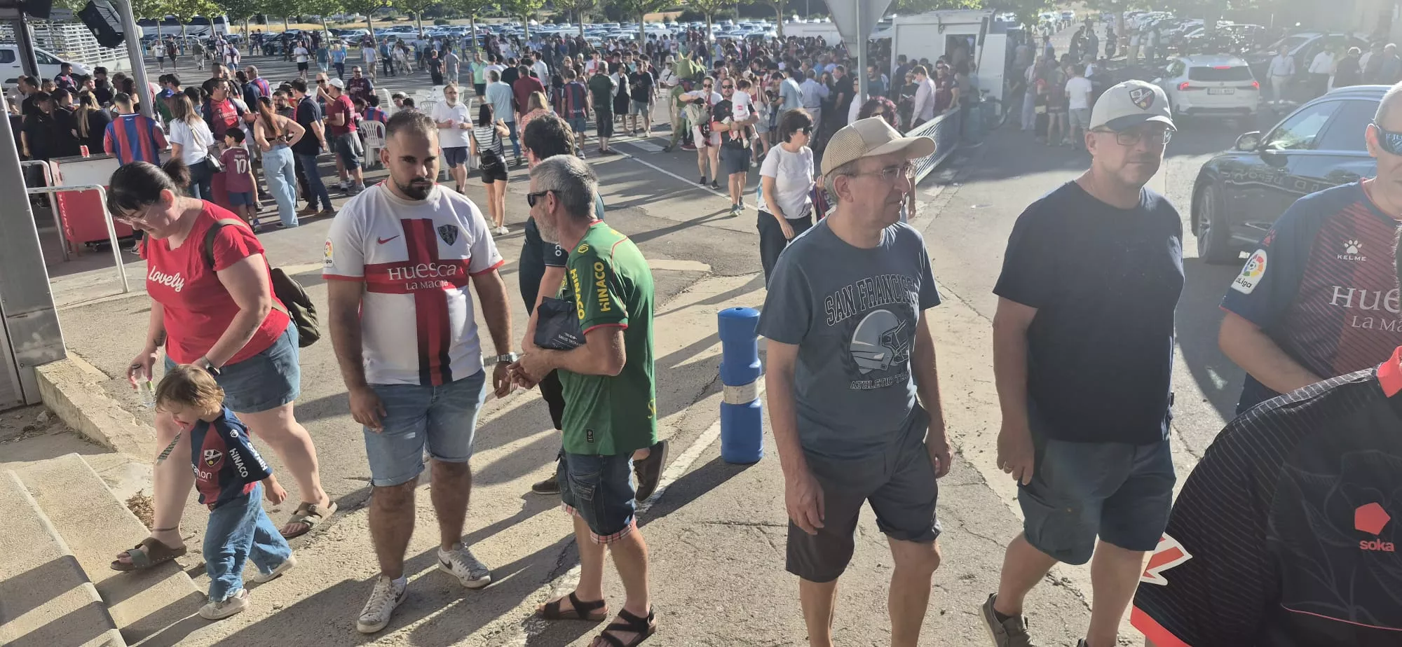 Ambiente previo al partido entre la la S.D Huesca y Sant Andreu en el arranque de la temporada. Foto Myriam Martínez